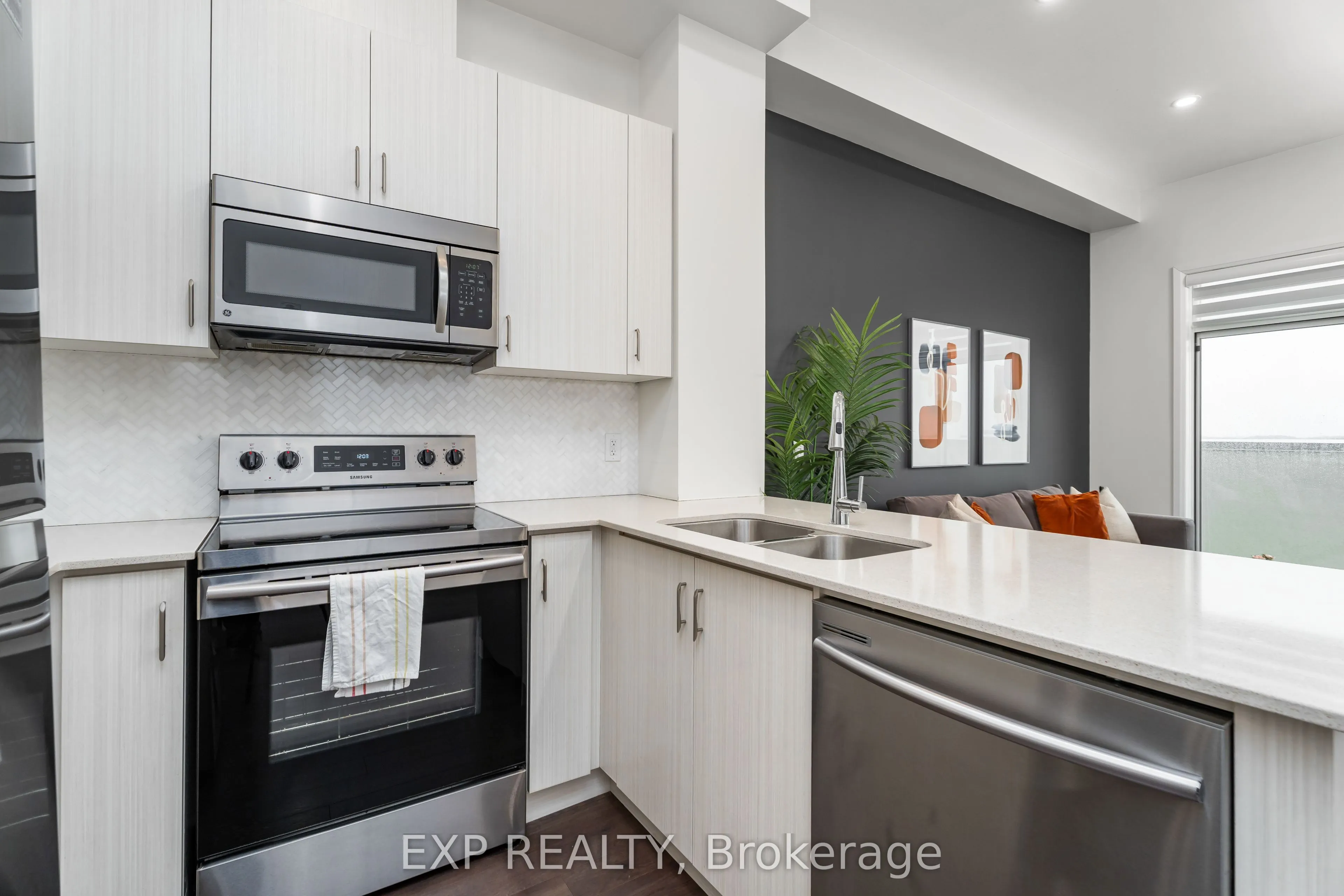1105 Leger Way #627