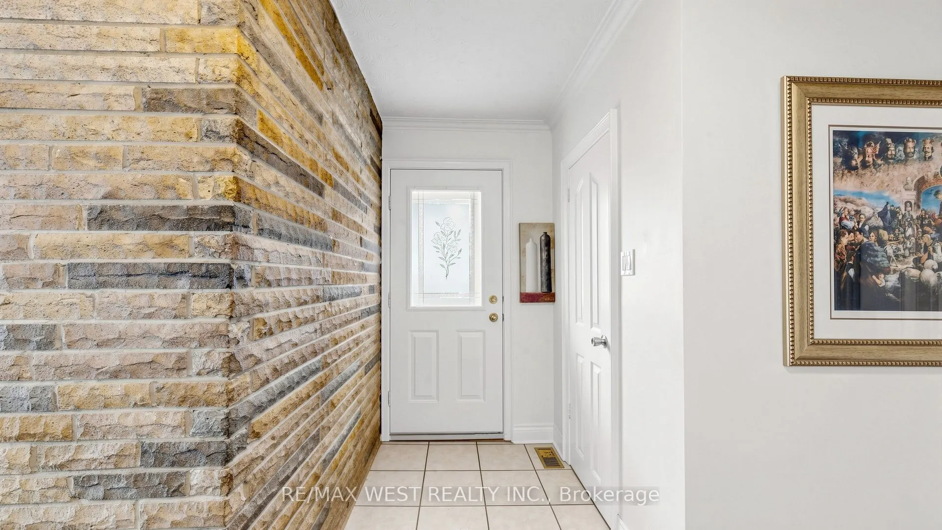 32 Allonsius Drive