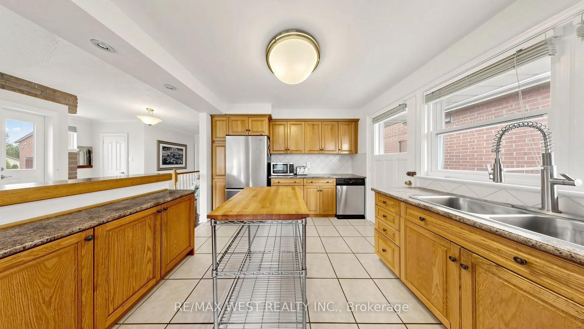 32 Allonsius Drive