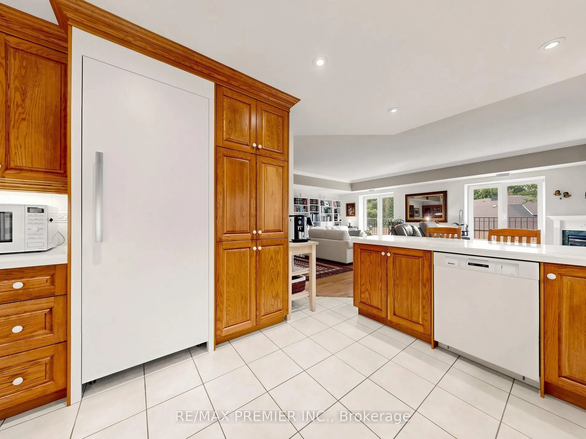 30 Anglesey Boulevard ##301
