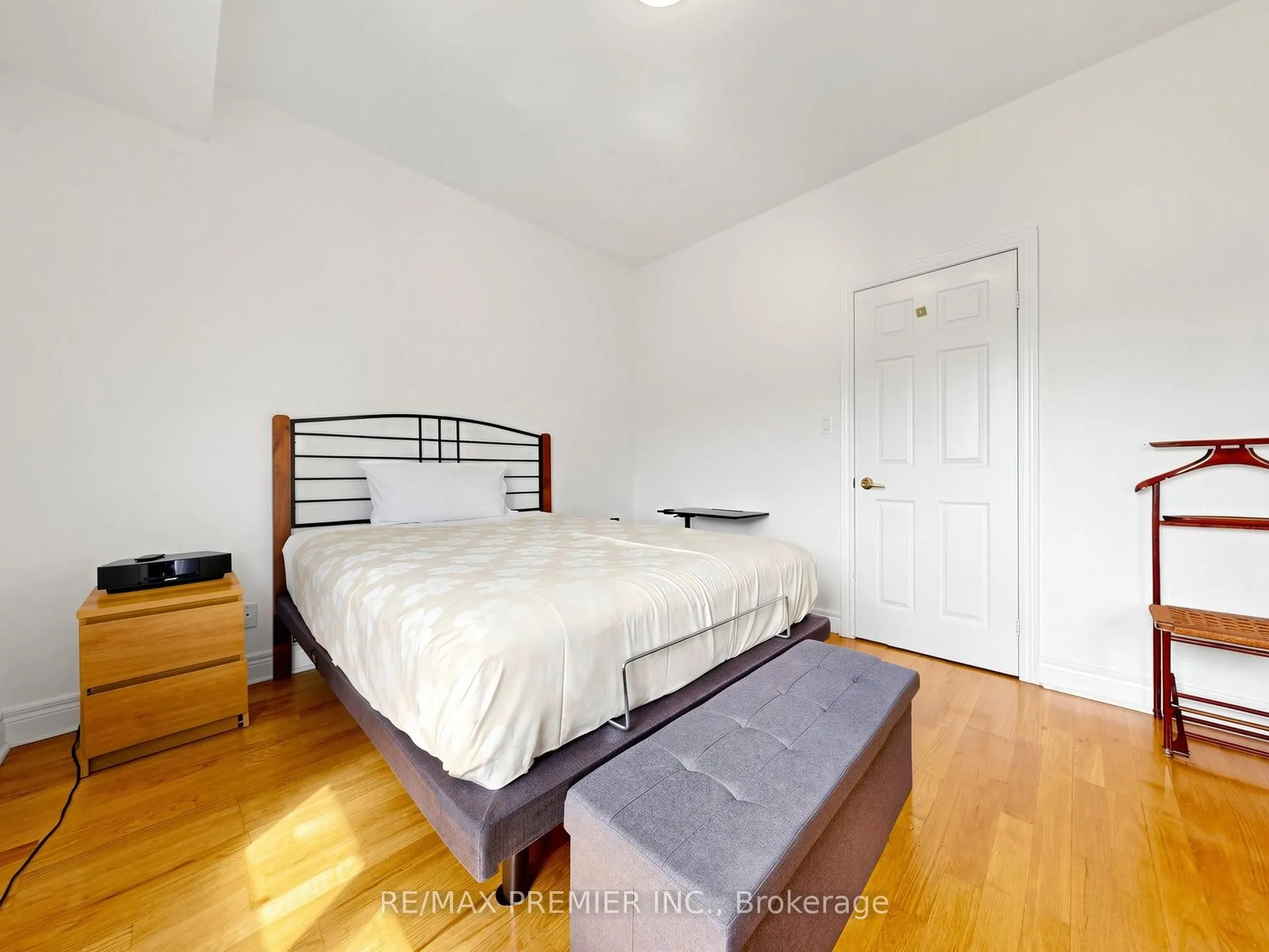 30 Anglesey Boulevard ##301