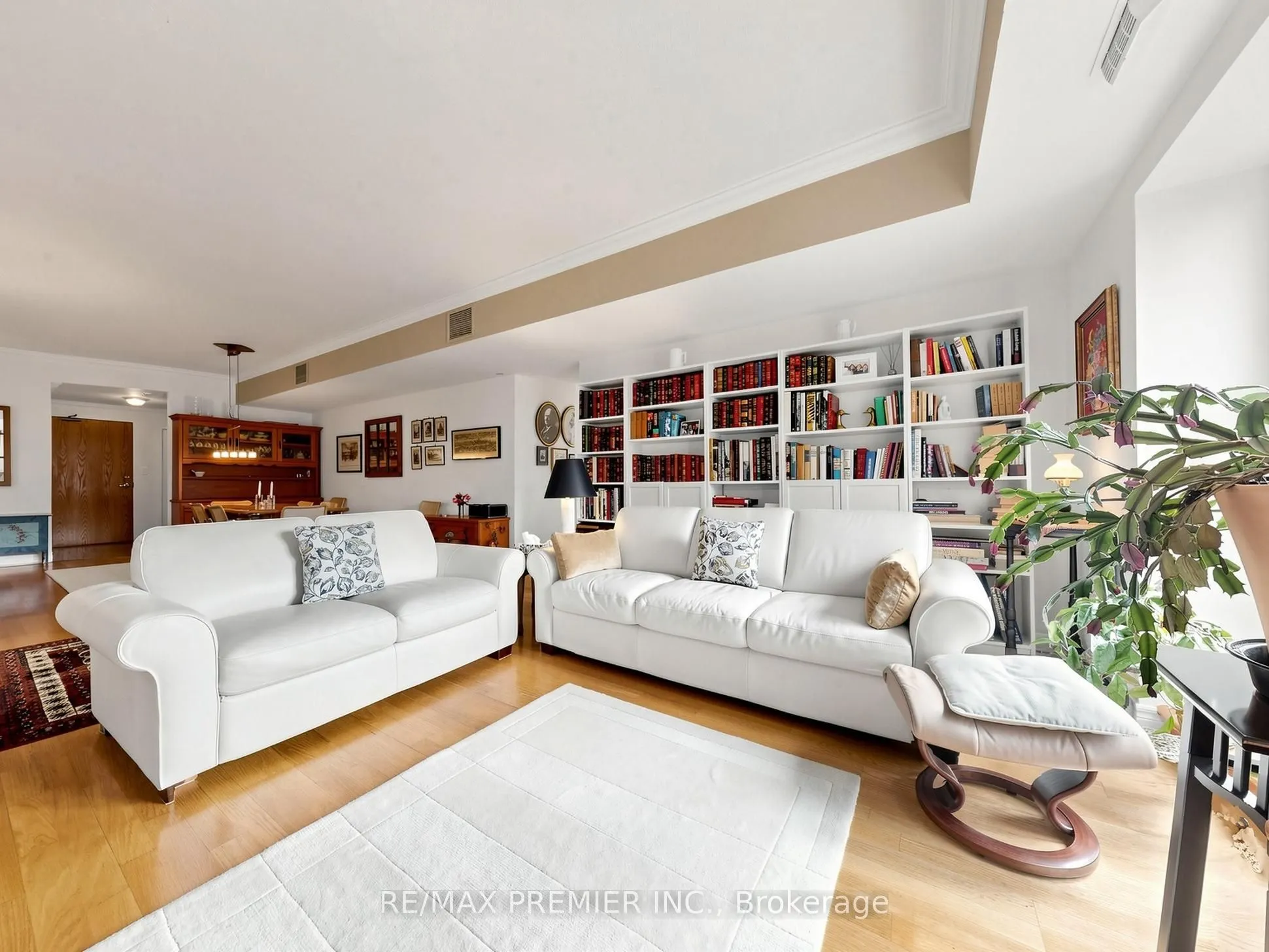 30 Anglesey Boulevard ##301