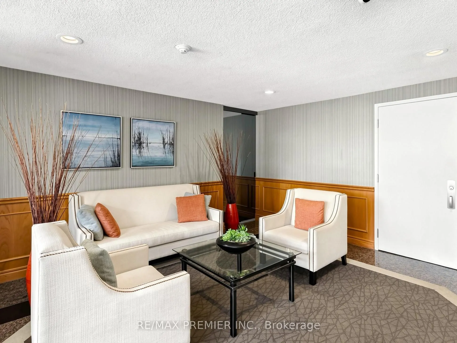 30 Anglesey Boulevard ##301