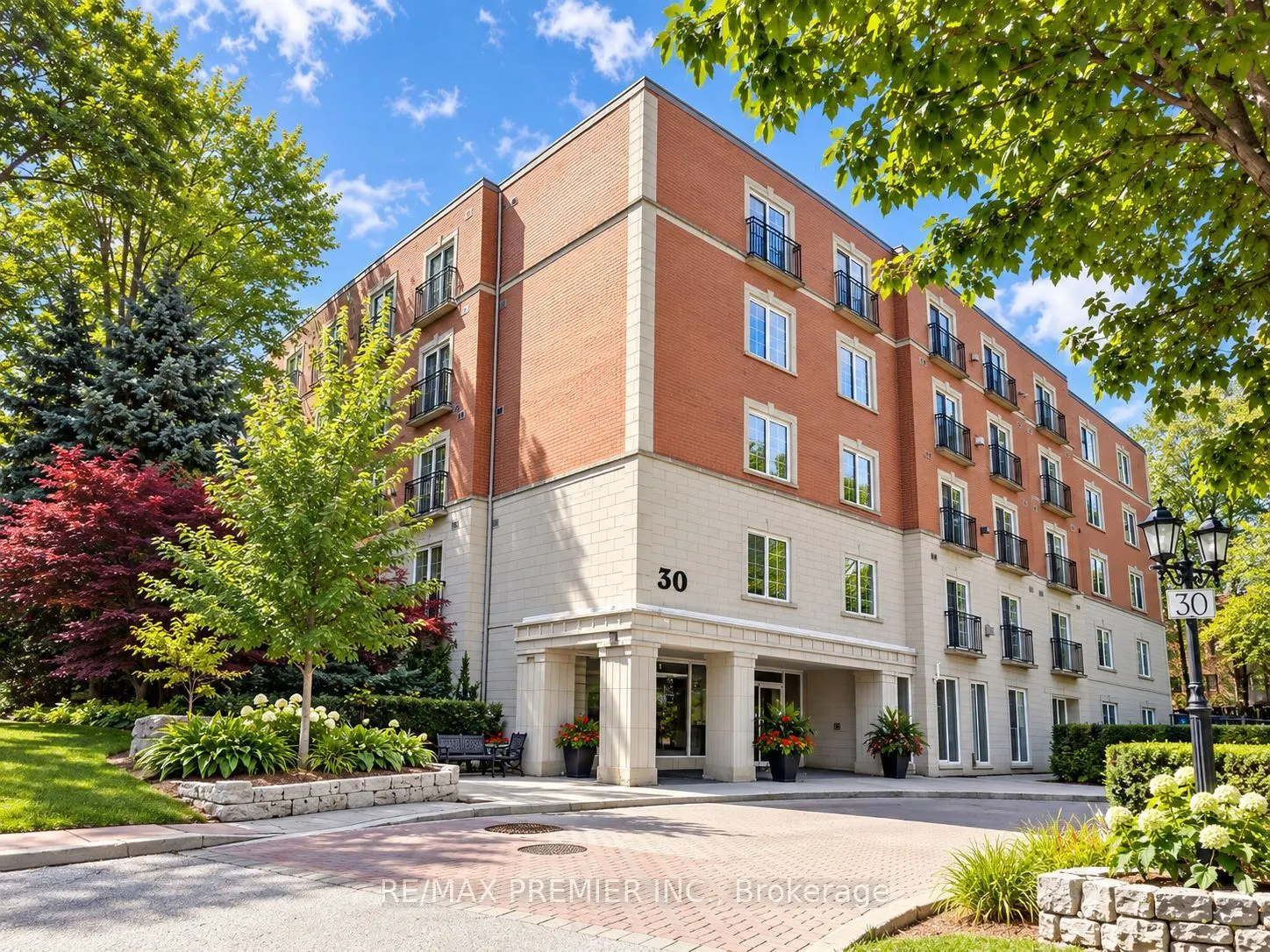 30 Anglesey Boulevard ##301