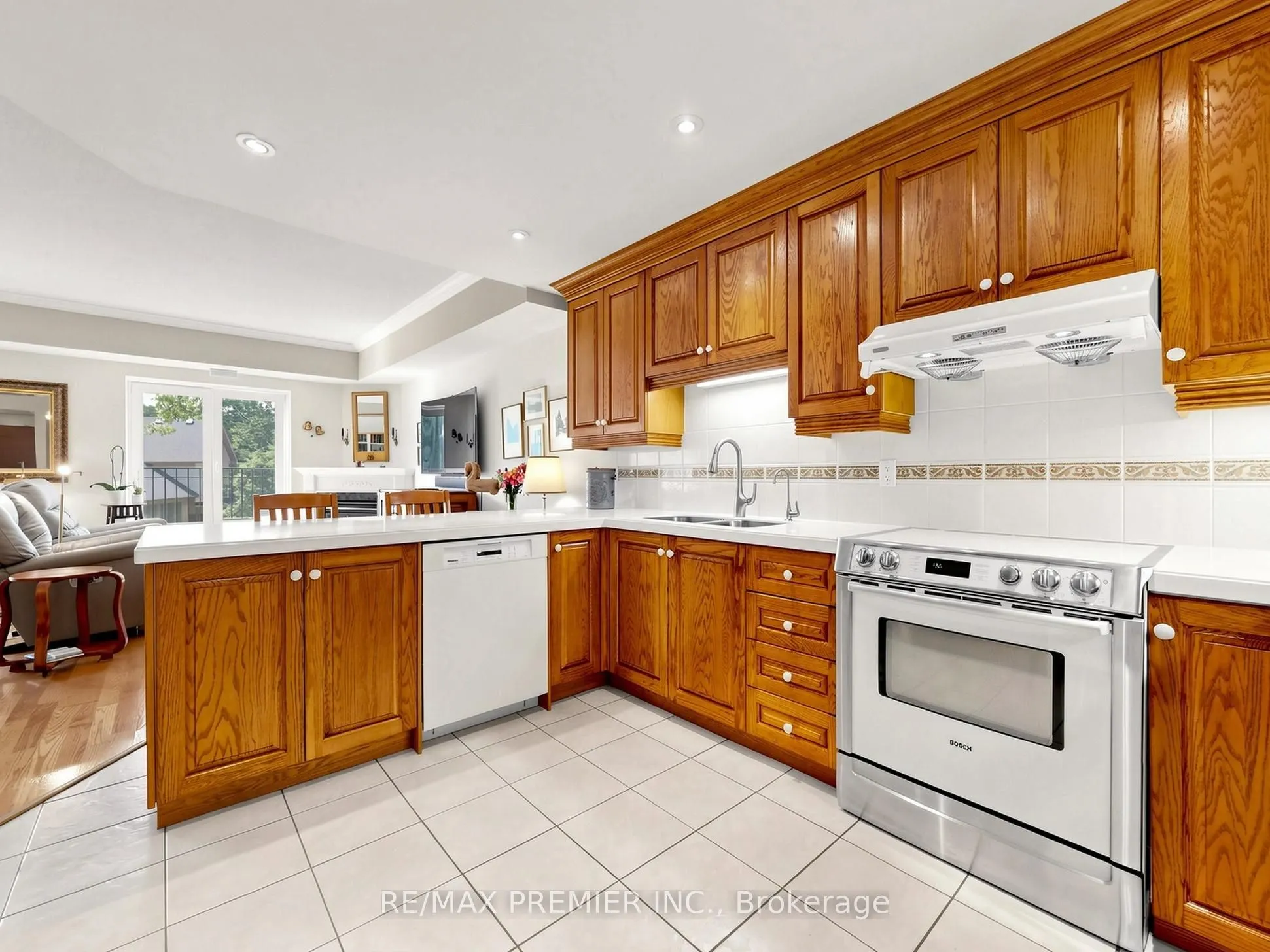 30 Anglesey Boulevard ##301