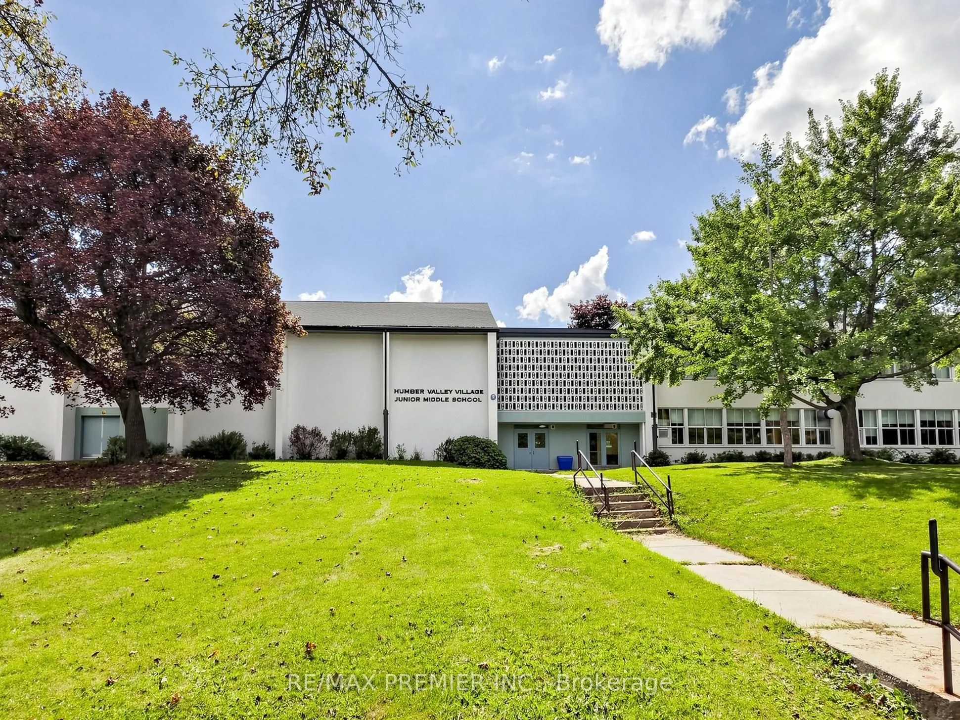30 Anglesey Boulevard ##301