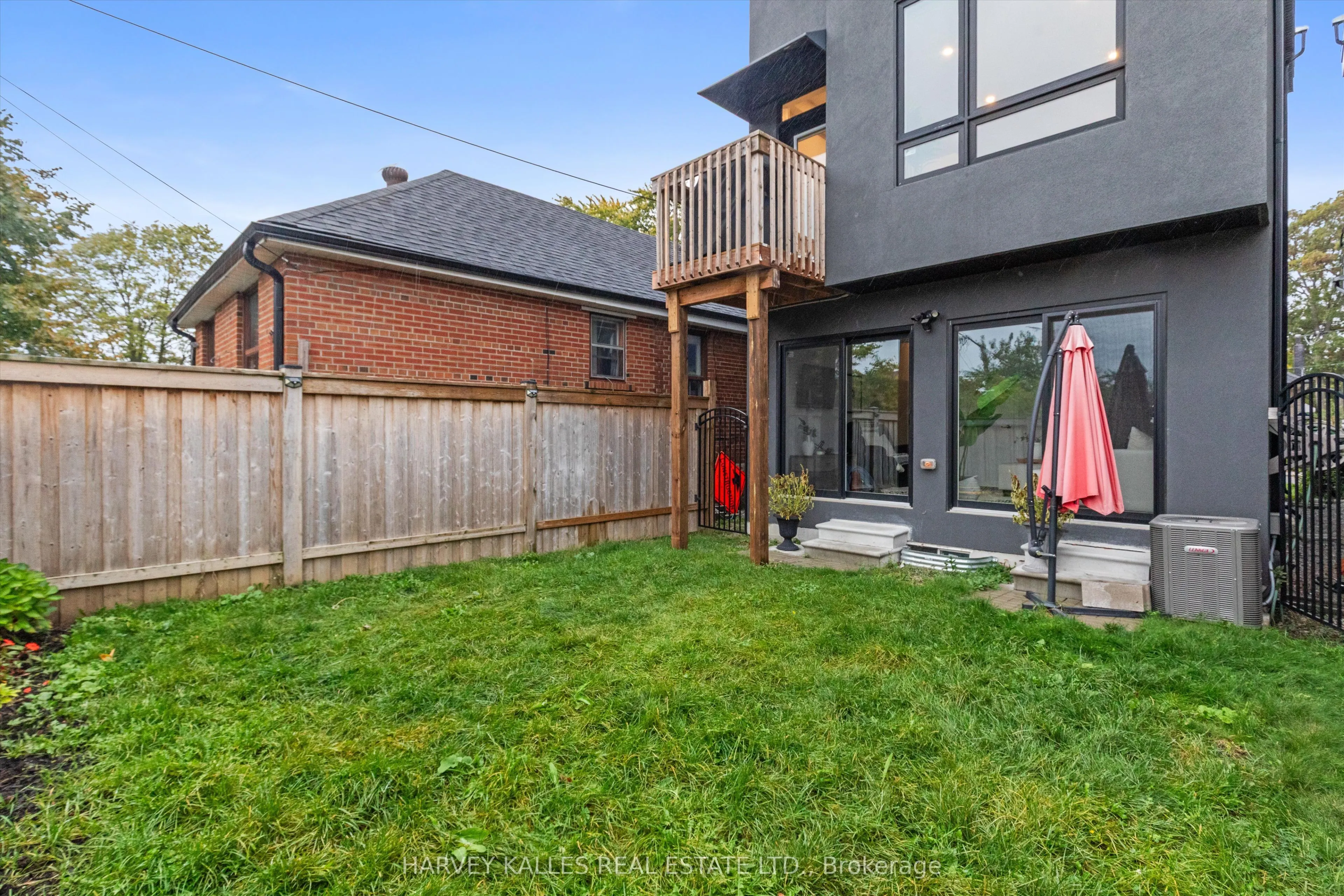 609A Harvie Avenue