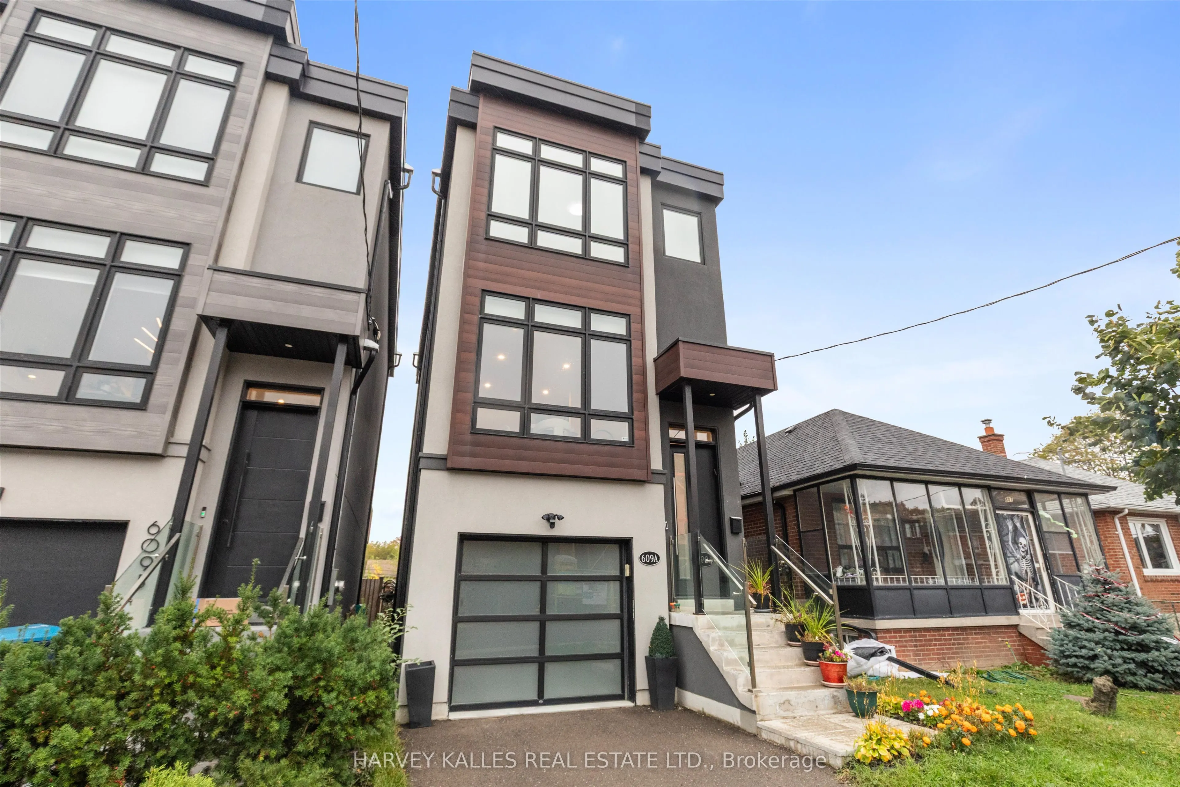 609A Harvie Avenue