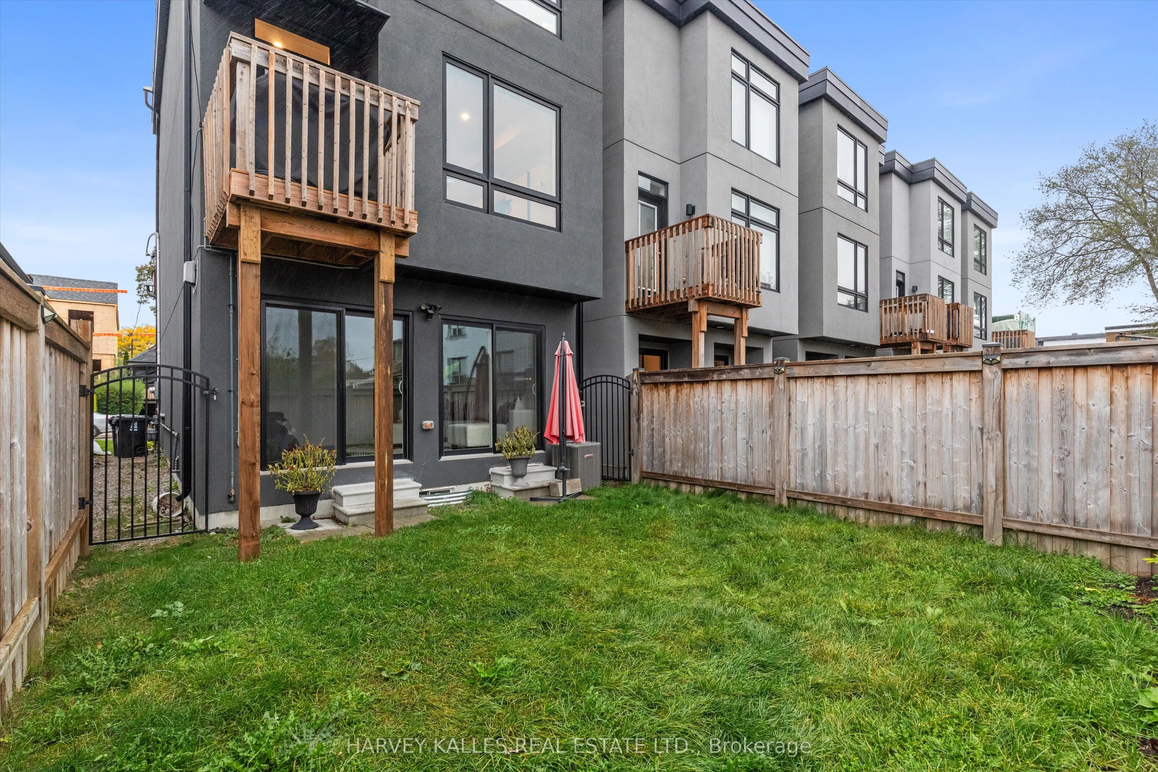 609A Harvie Avenue