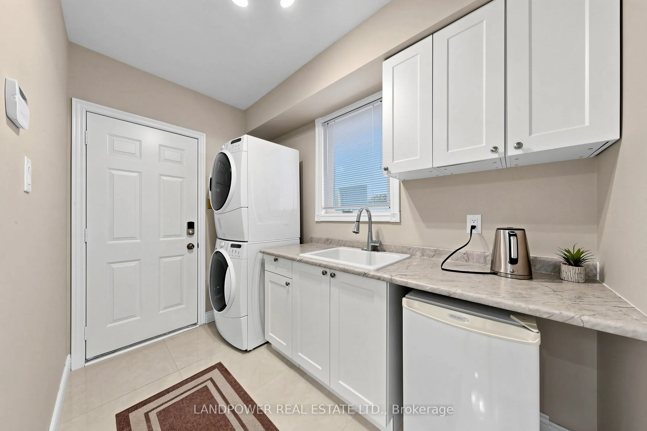 2582 Burnford Trail