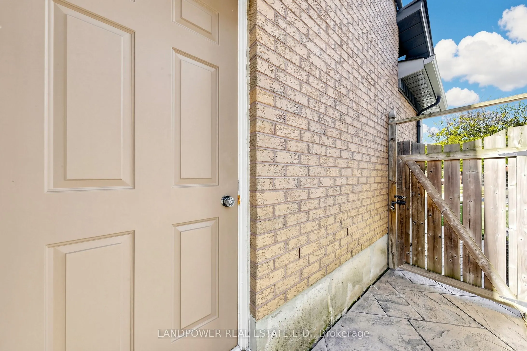2582 Burnford Trail