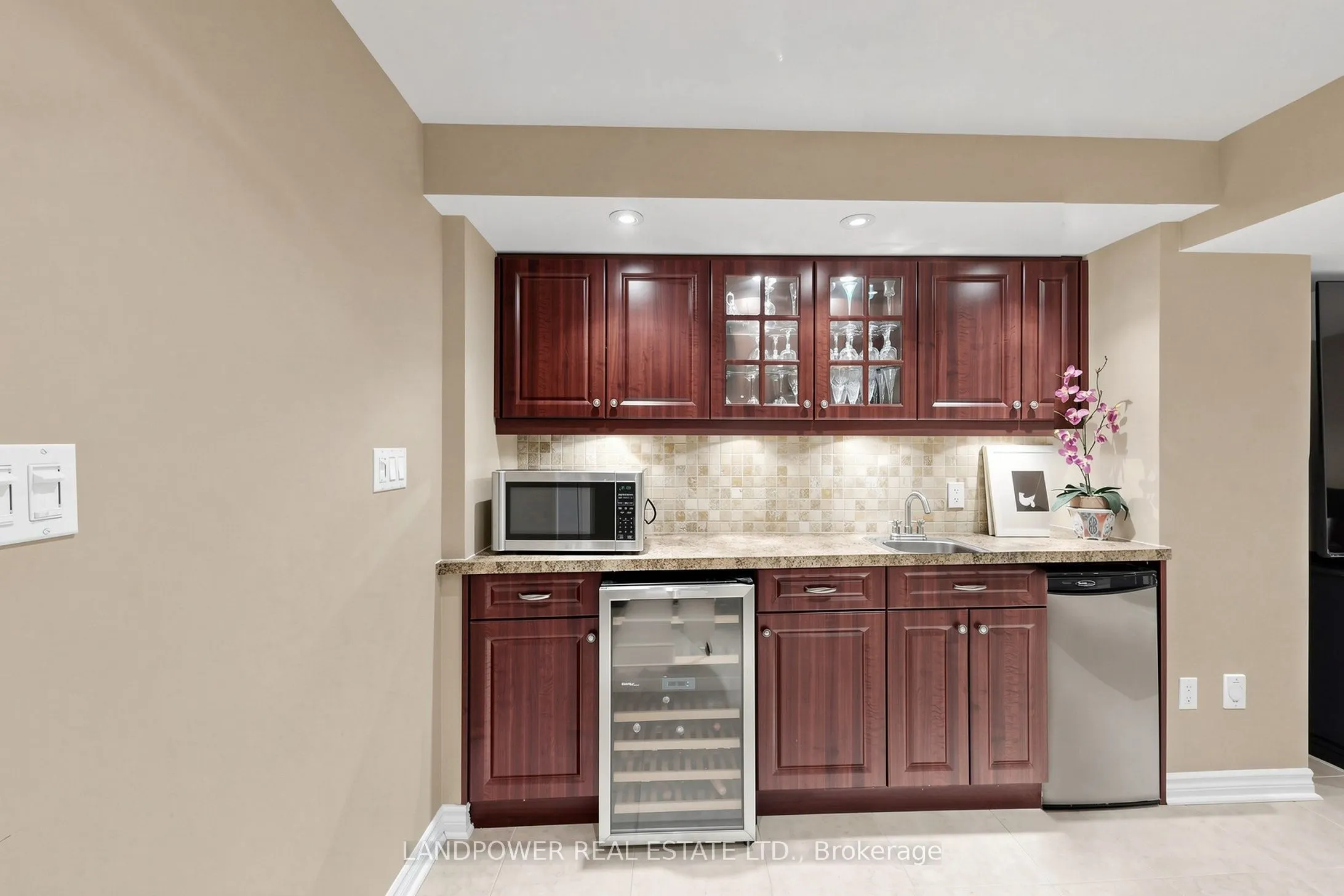 2582 Burnford Trail