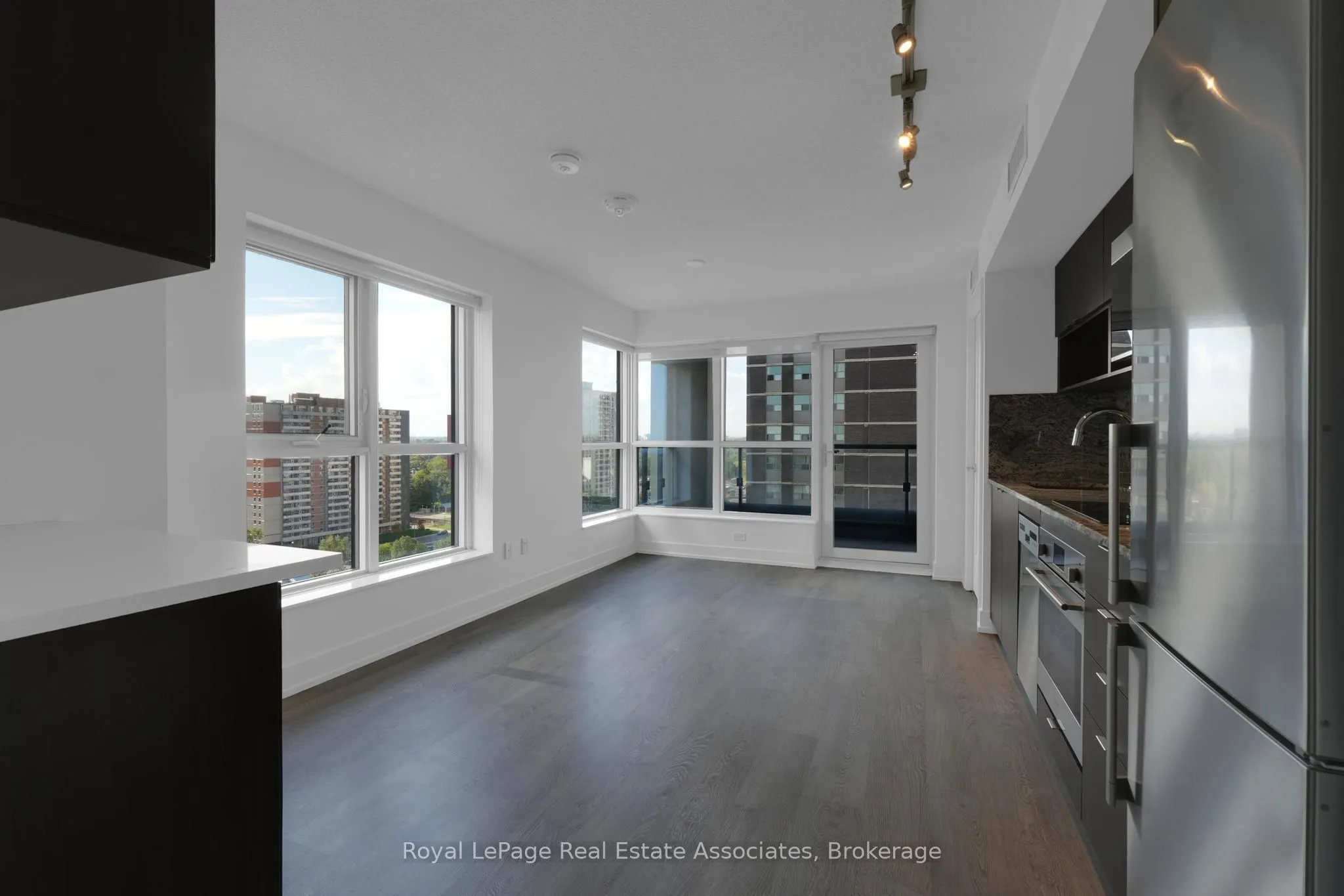 9 Mabelle Avenue #1516