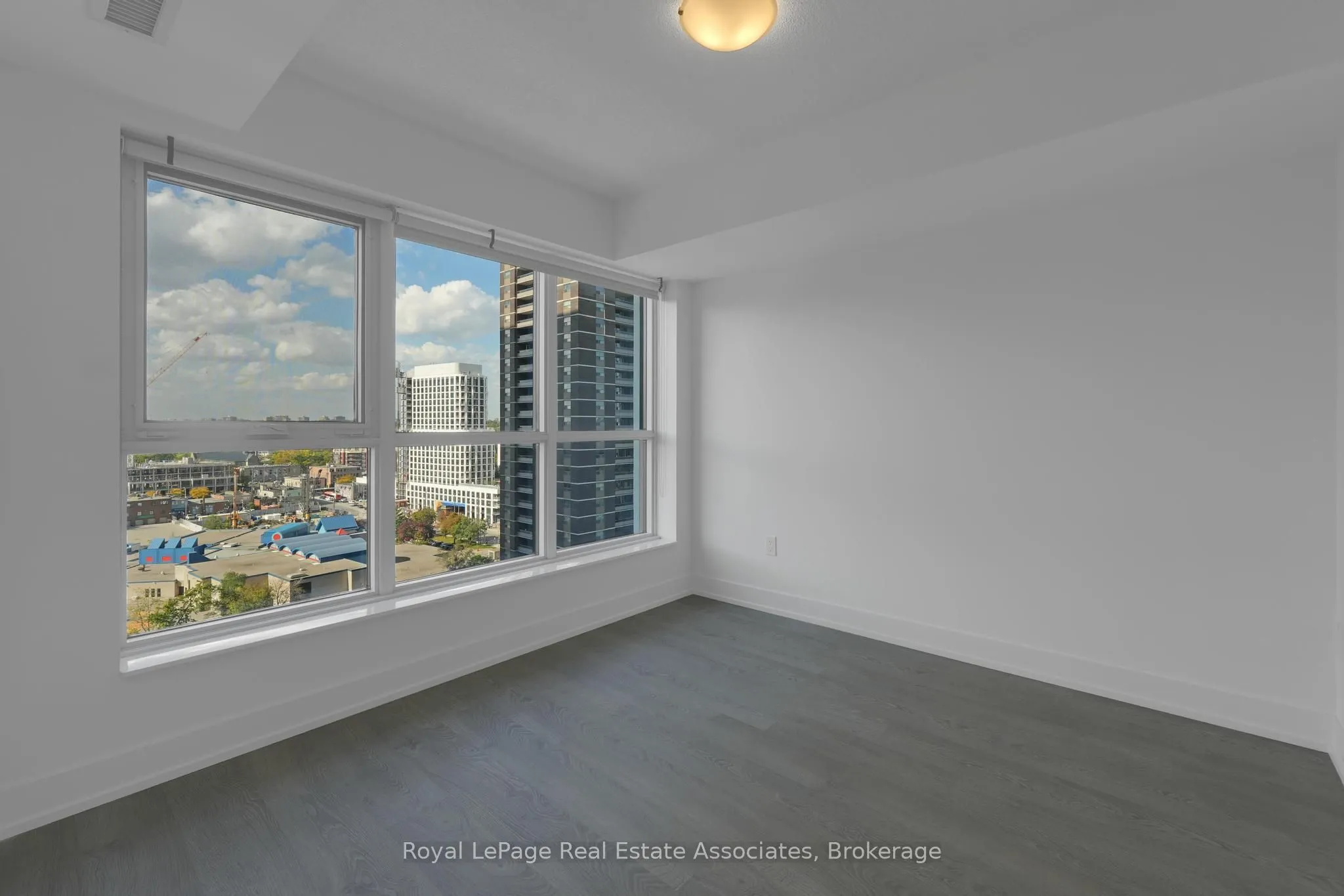 9 Mabelle Avenue #1516