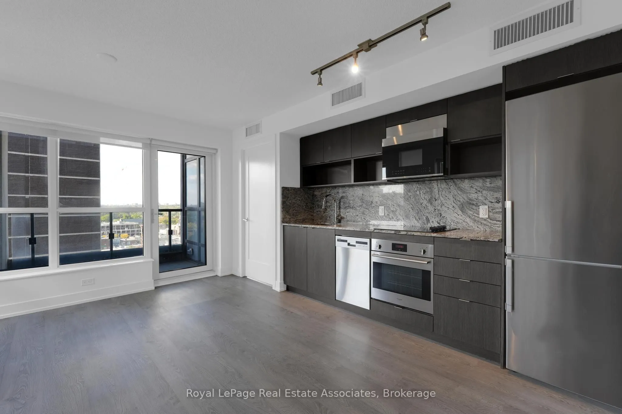 9 Mabelle Avenue #1516
