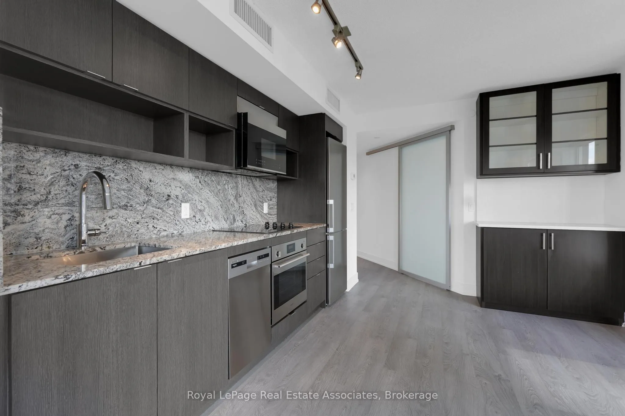 9 Mabelle Avenue #1516