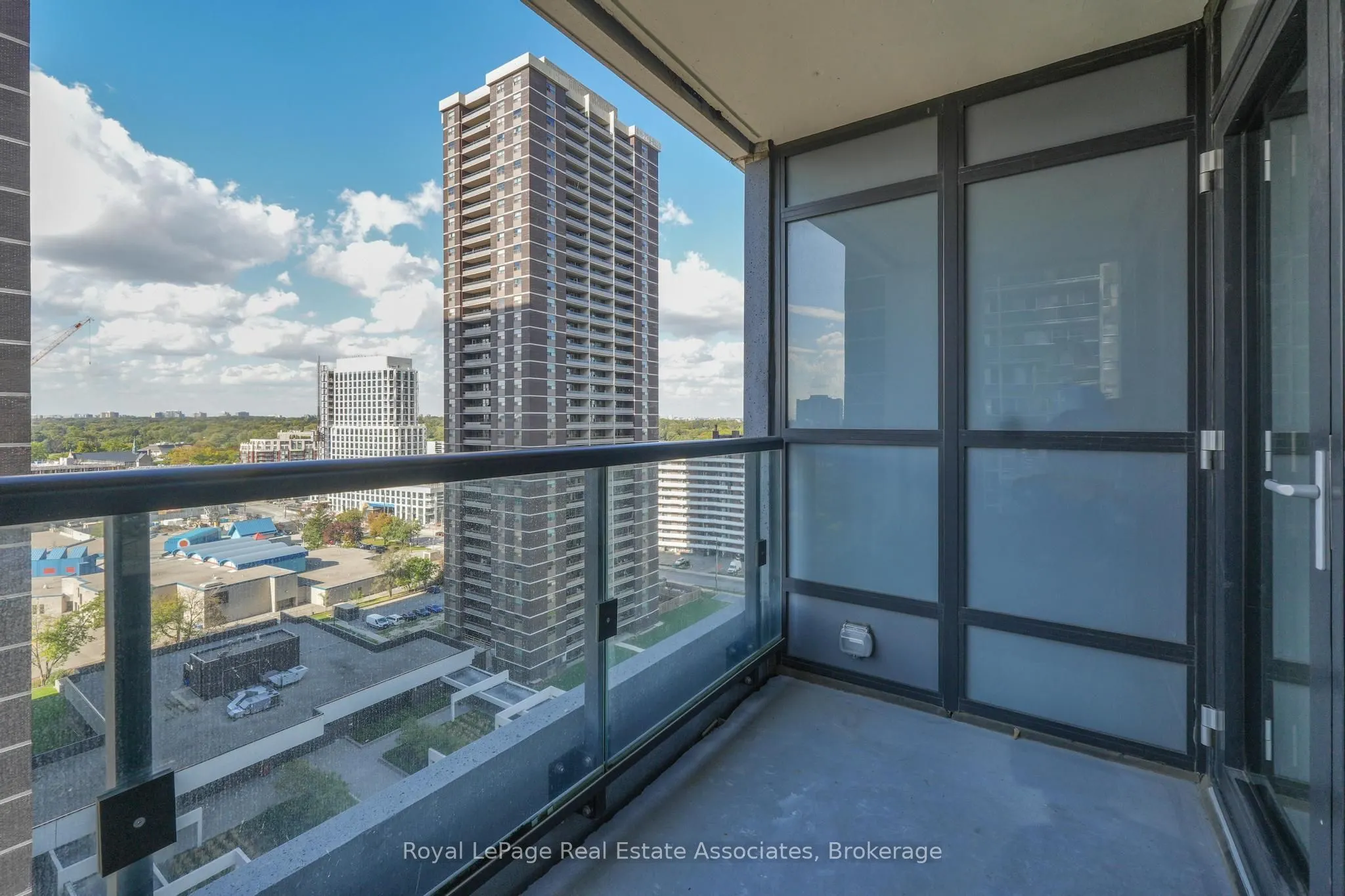 9 Mabelle Avenue #1516