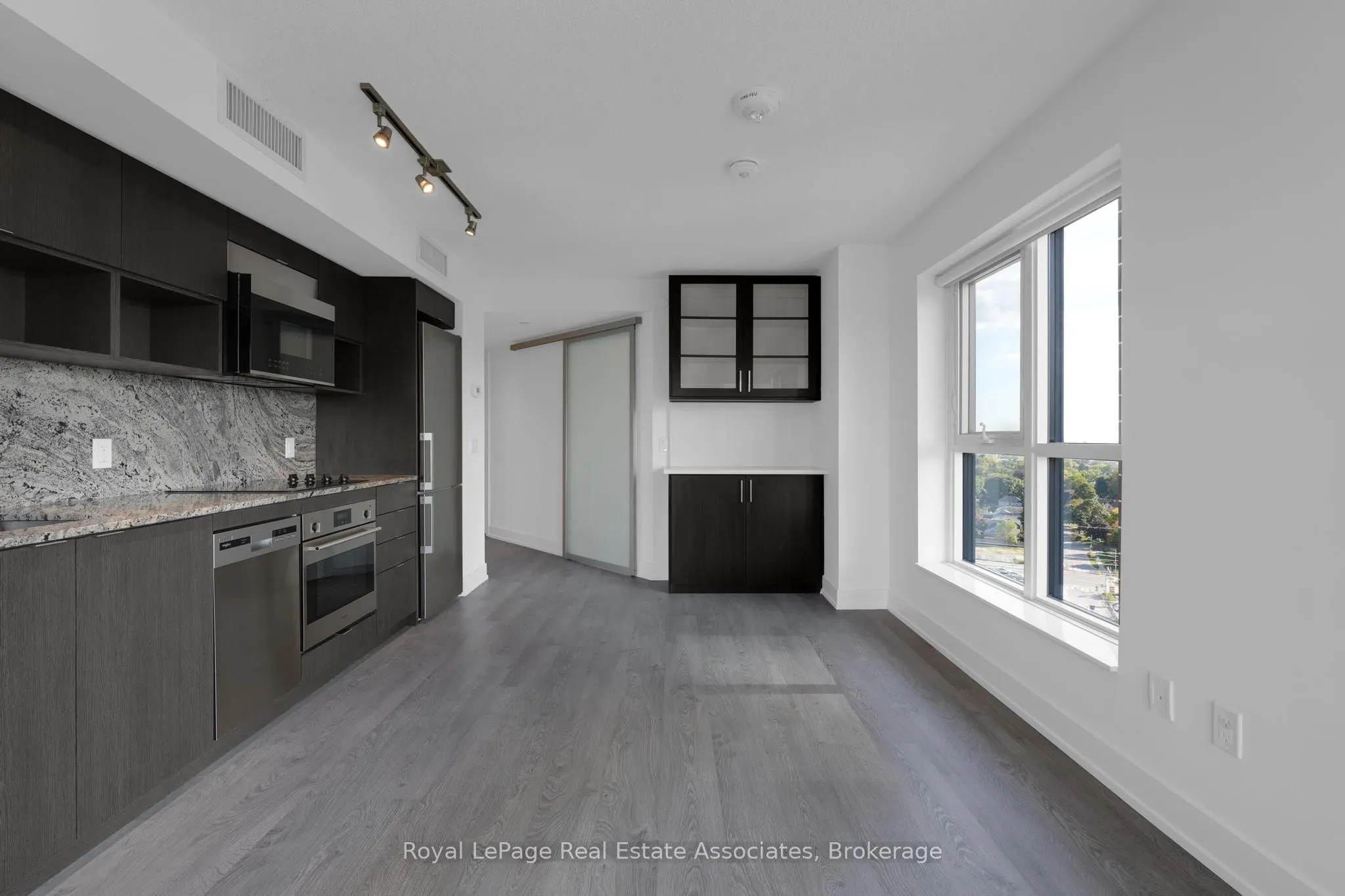 9 Mabelle Avenue #1516
