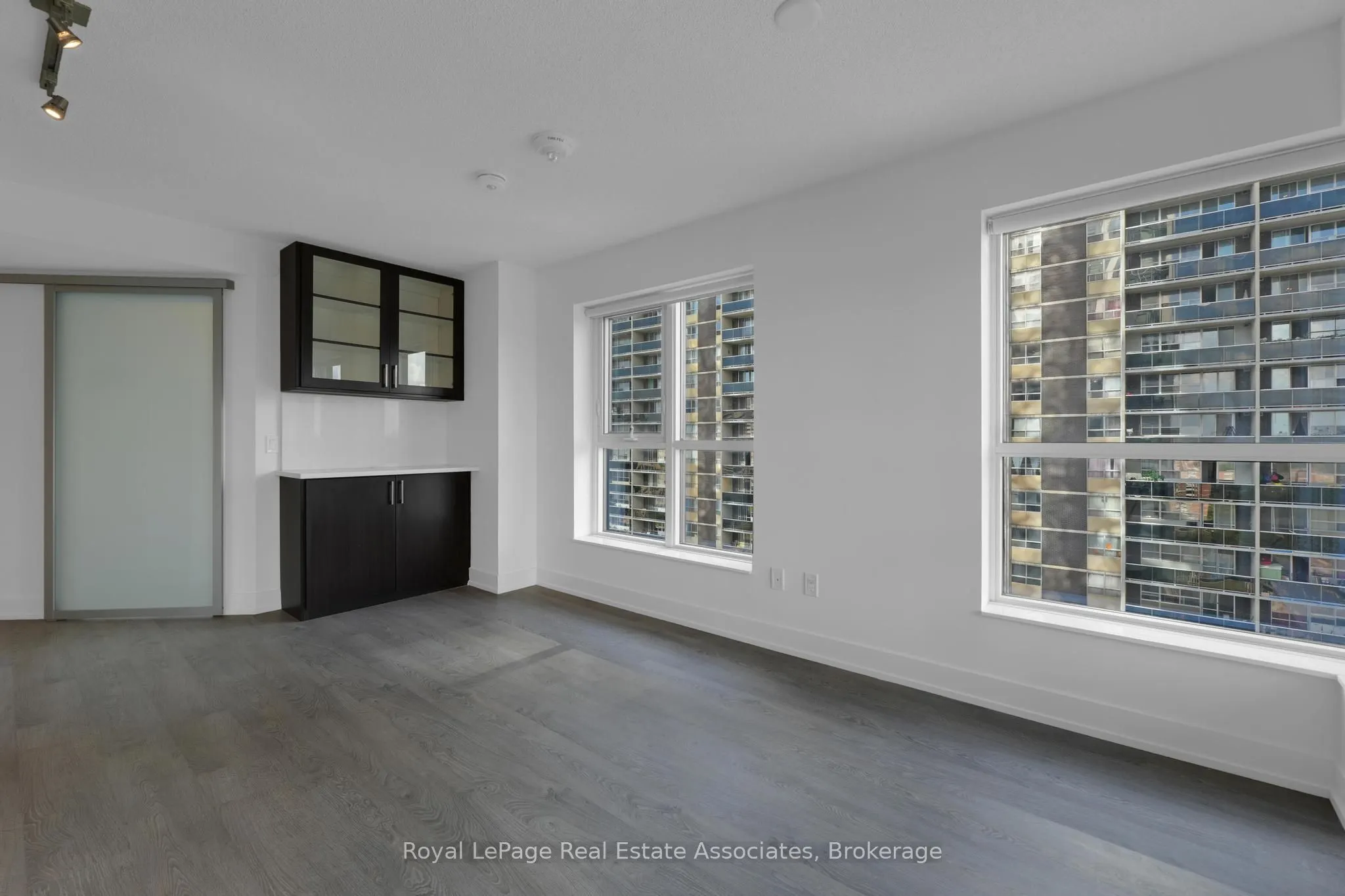 9 Mabelle Avenue #1516