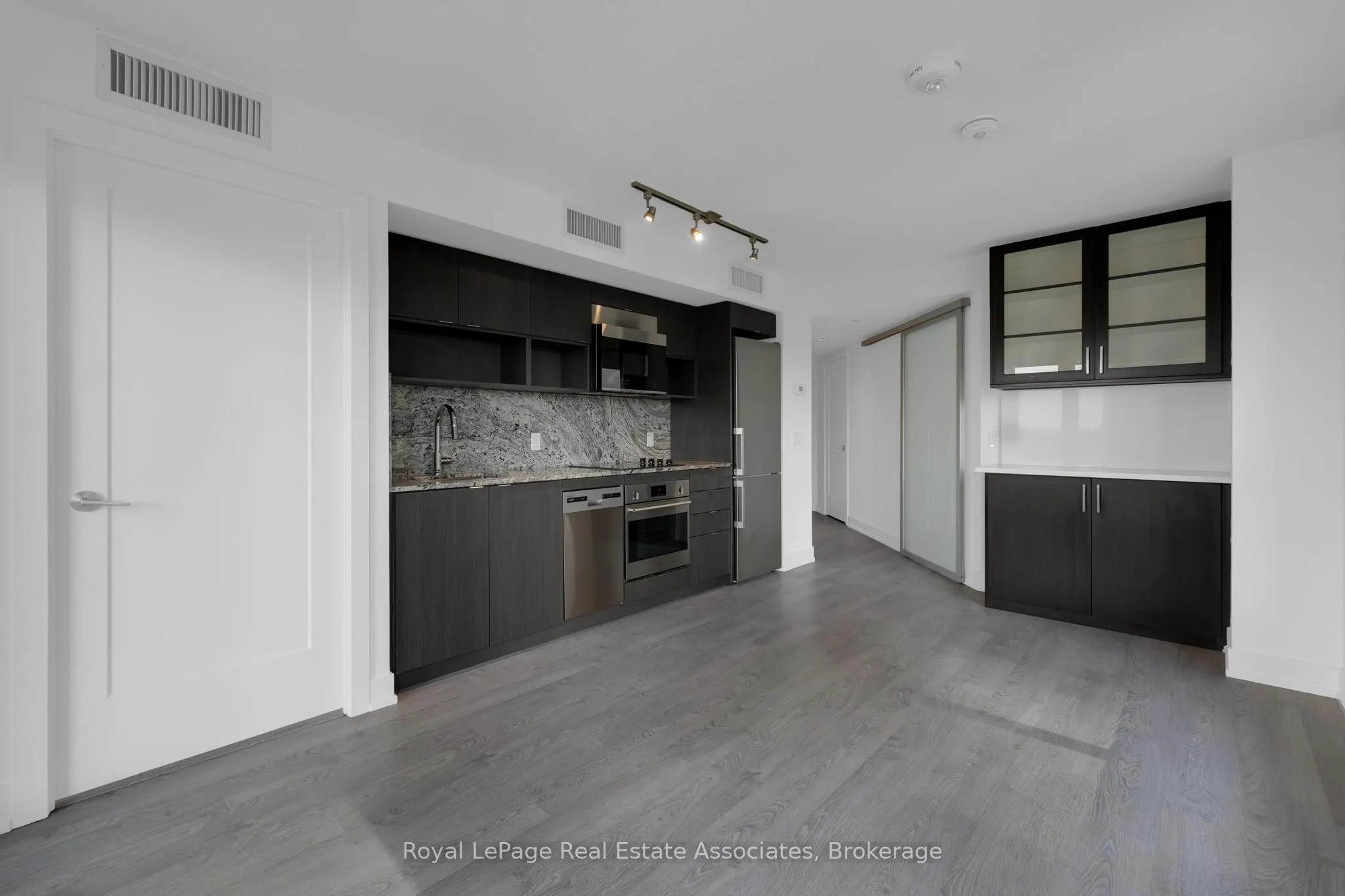 9 Mabelle Avenue #1516