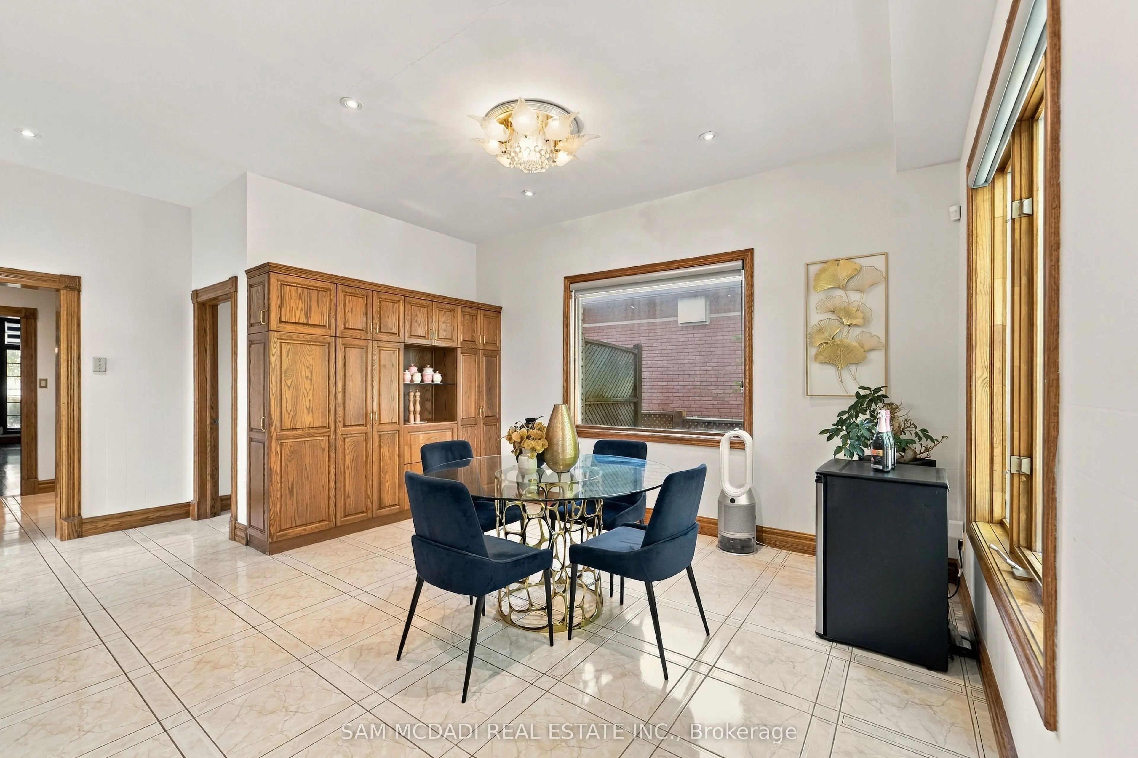 2480 MISSISSAUGA Road
