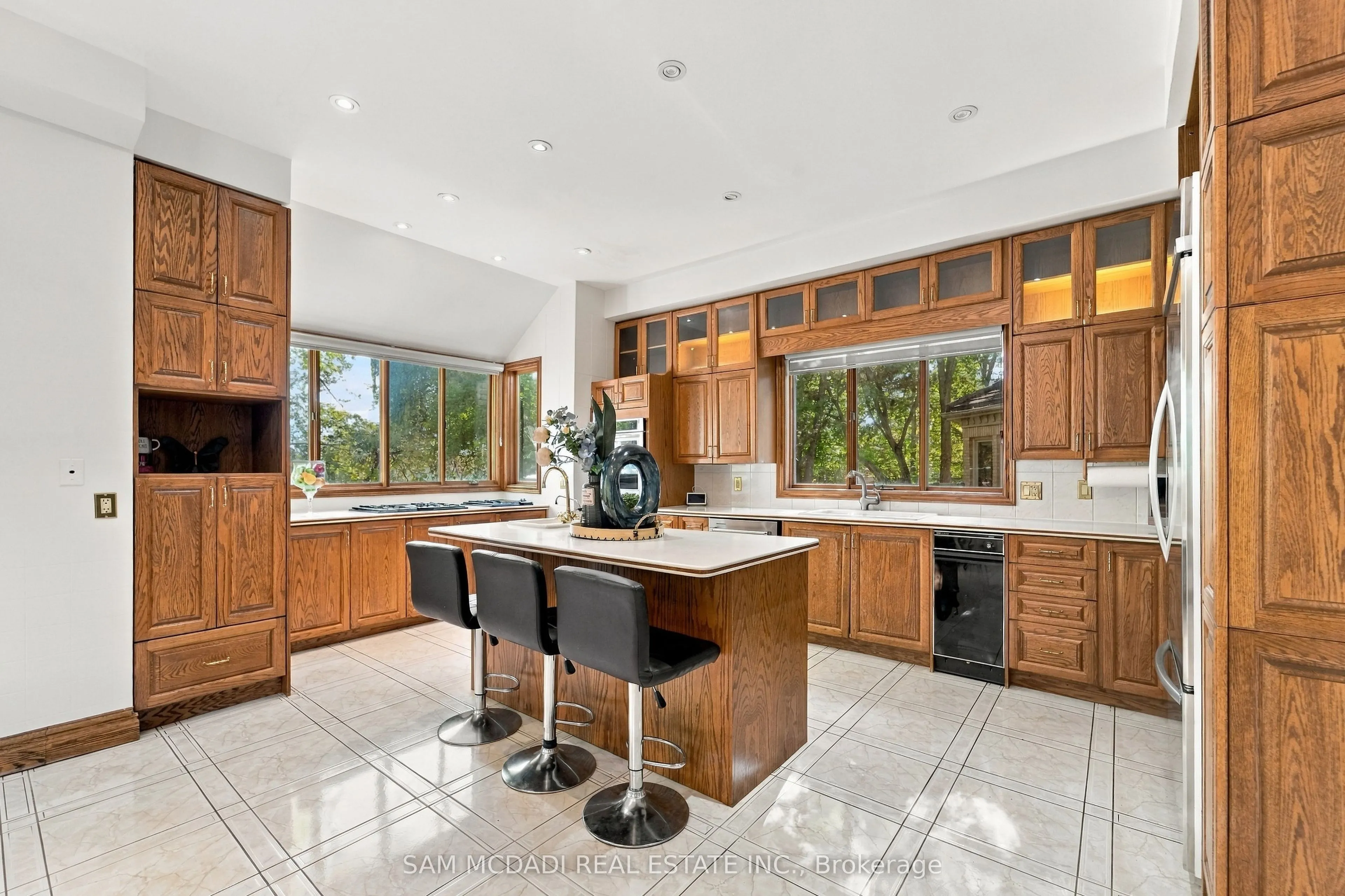 2480 MISSISSAUGA Road