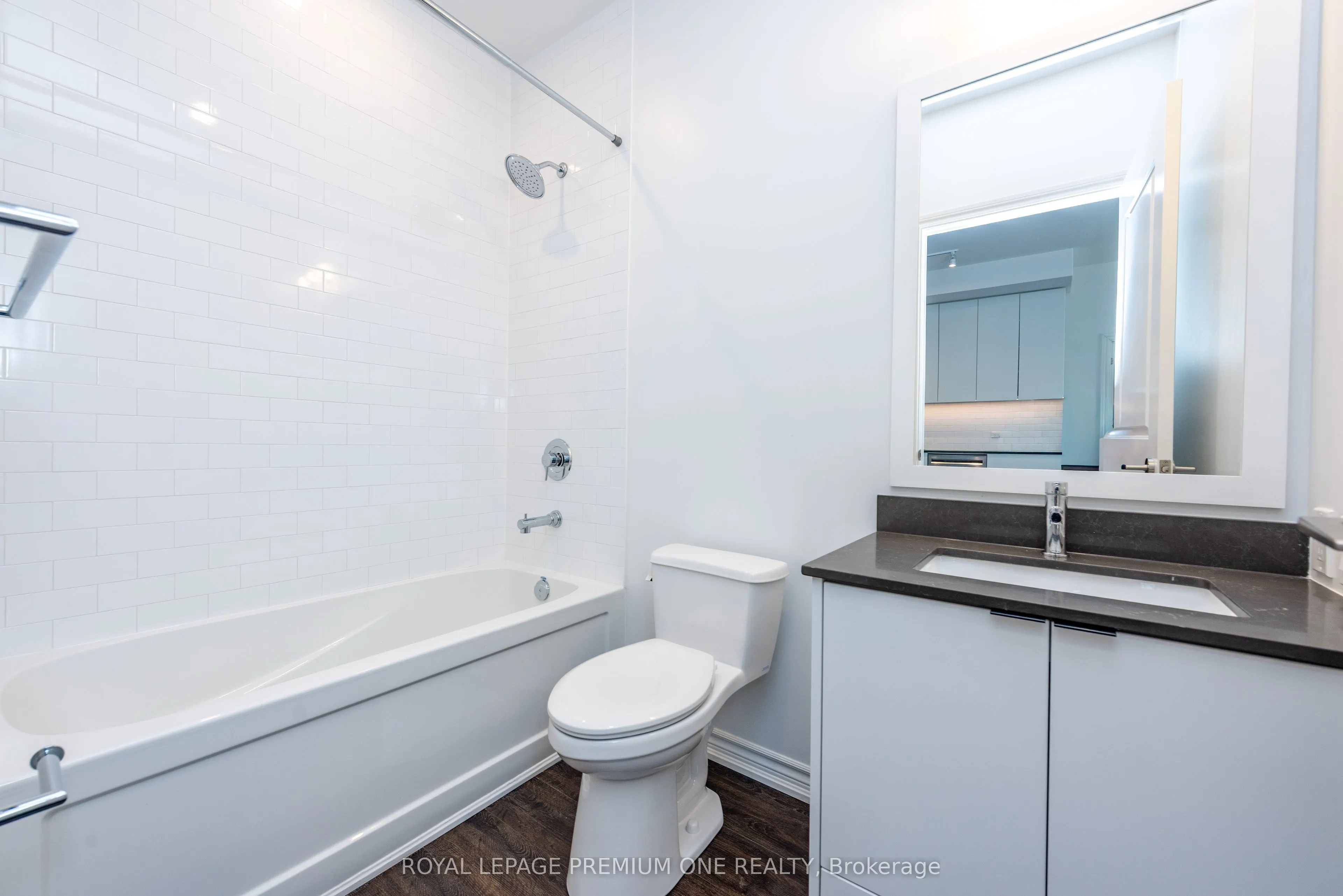 571 Prince Edward Drive N #307