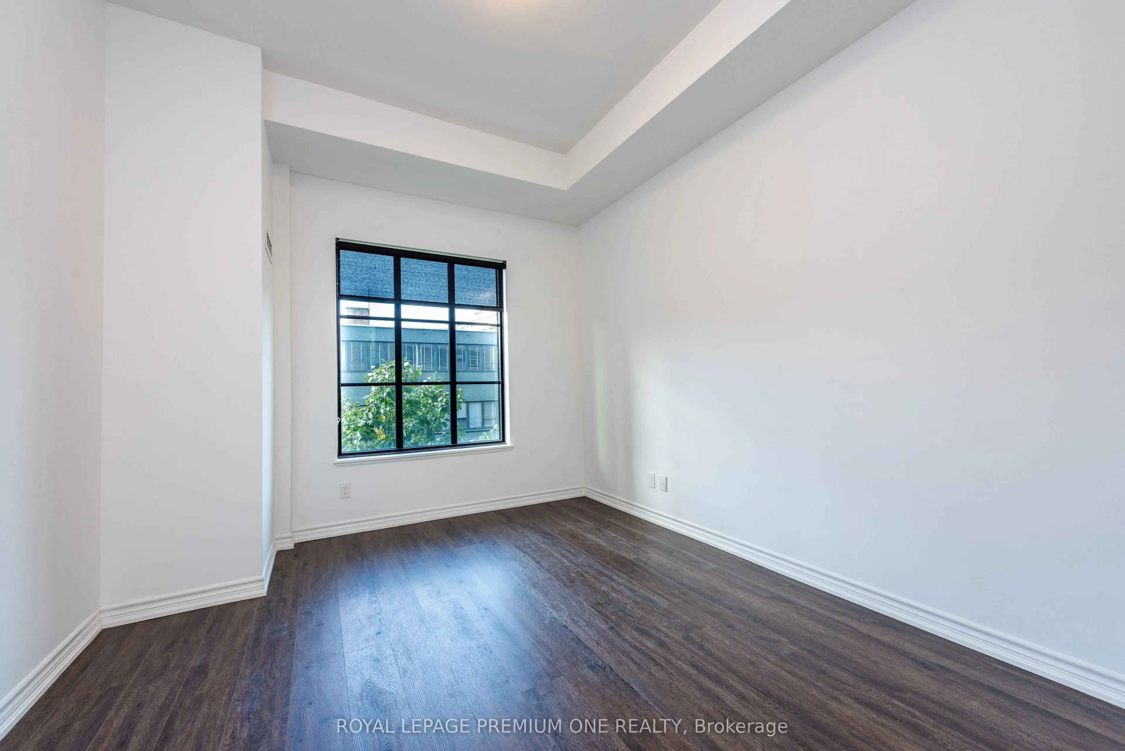 571 Prince Edward Drive N #307