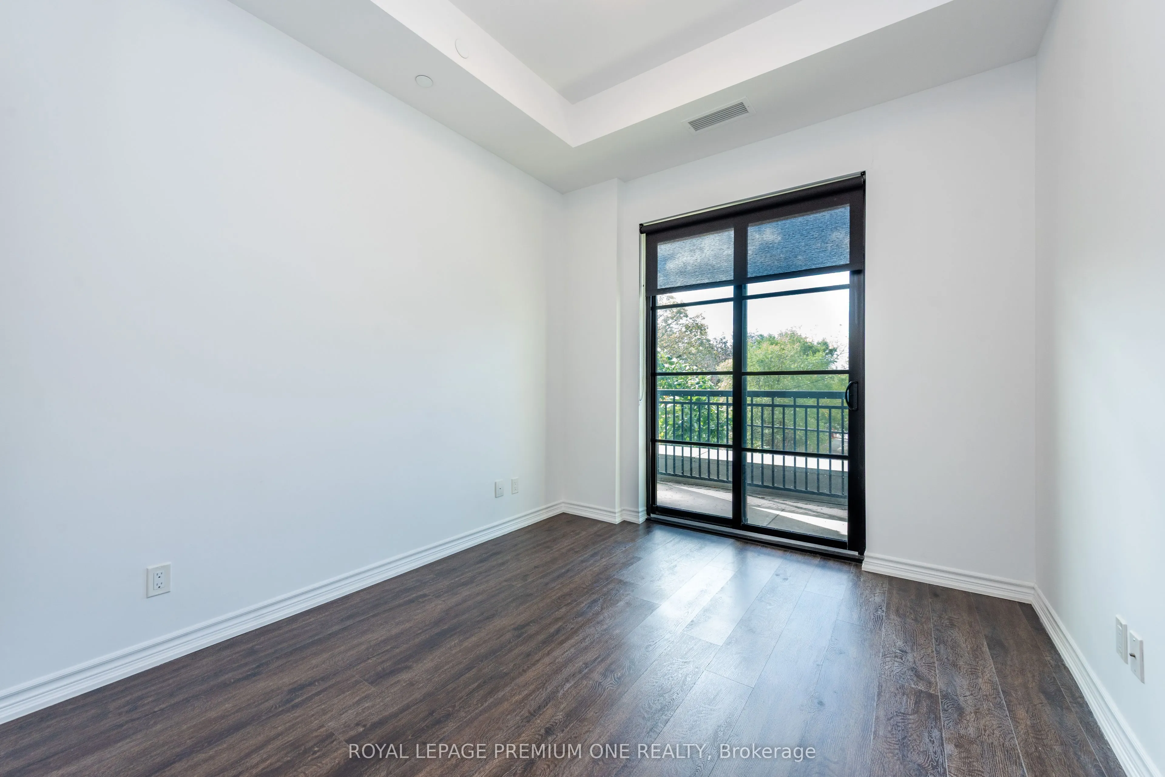 571 Prince Edward Drive N #307