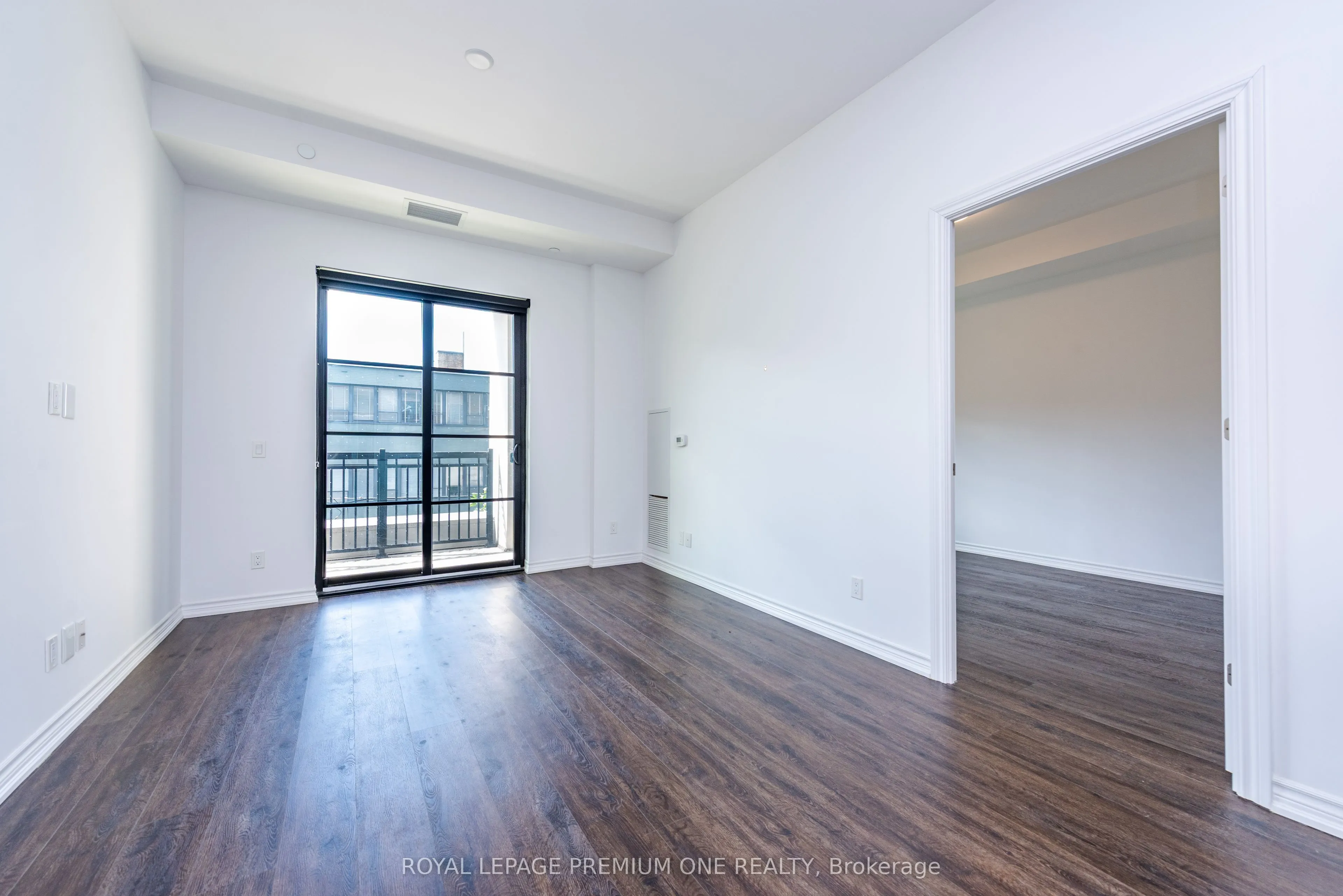 571 Prince Edward Drive N #307