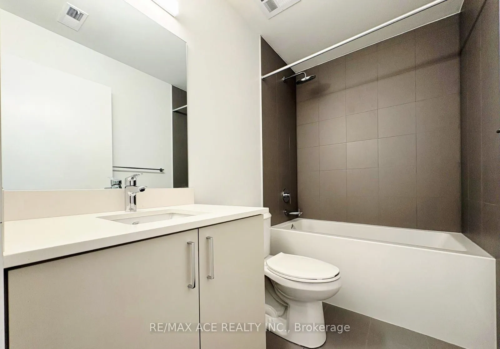 1005 Dundas Street E #146