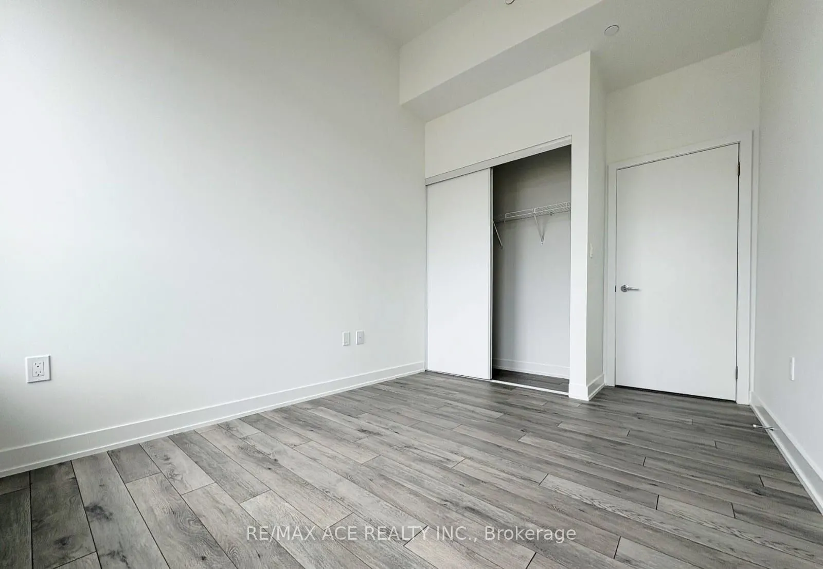 1005 Dundas Street E #146