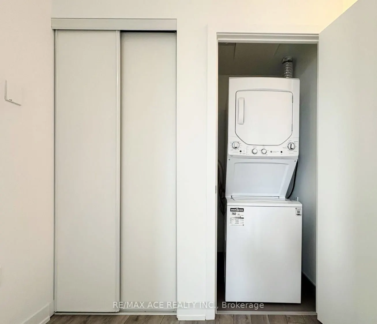 1005 Dundas Street E #146