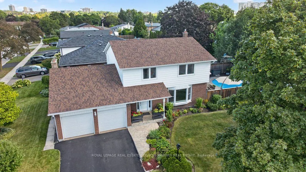838 Saddle Crescent