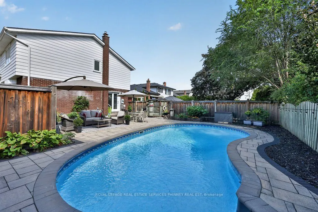 838 Saddle Crescent