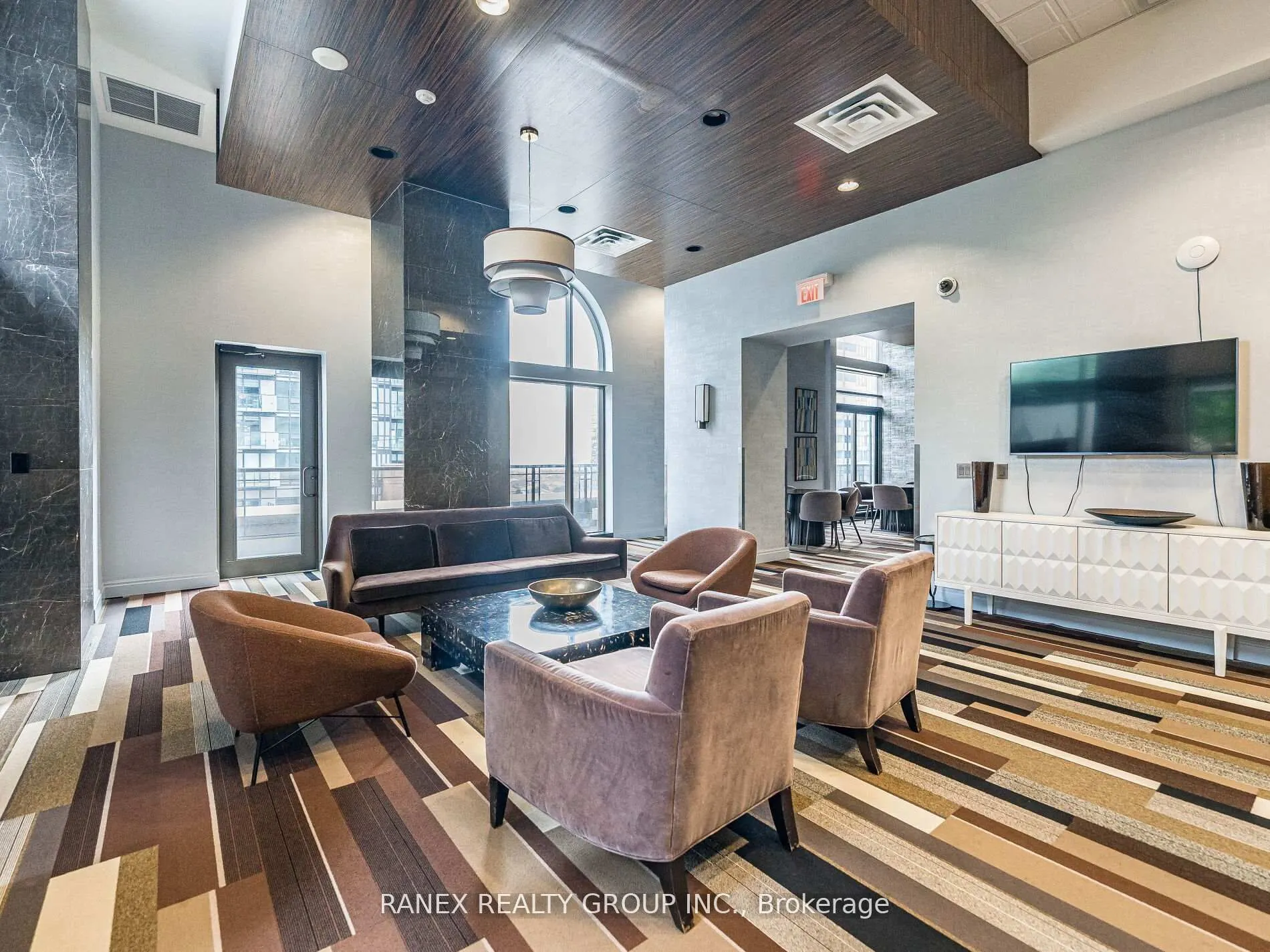 385 Prince Of Wales Drive #317