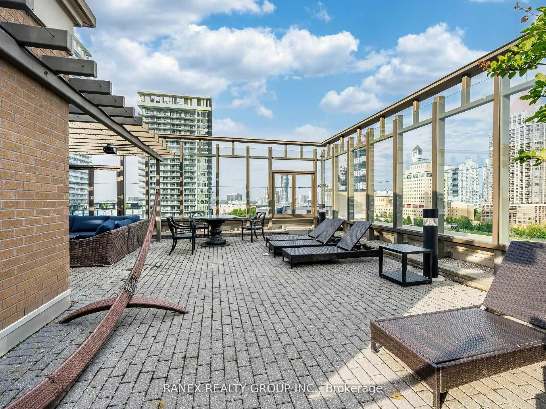385 Prince Of Wales Drive #317