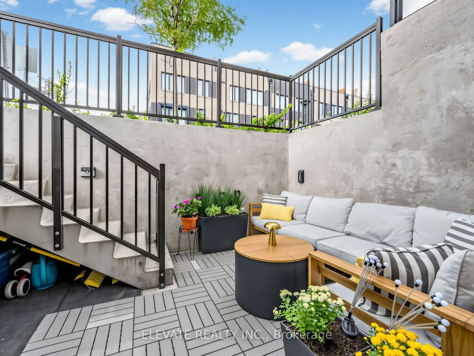 40 Ed Clark Gardens Boulevard #15