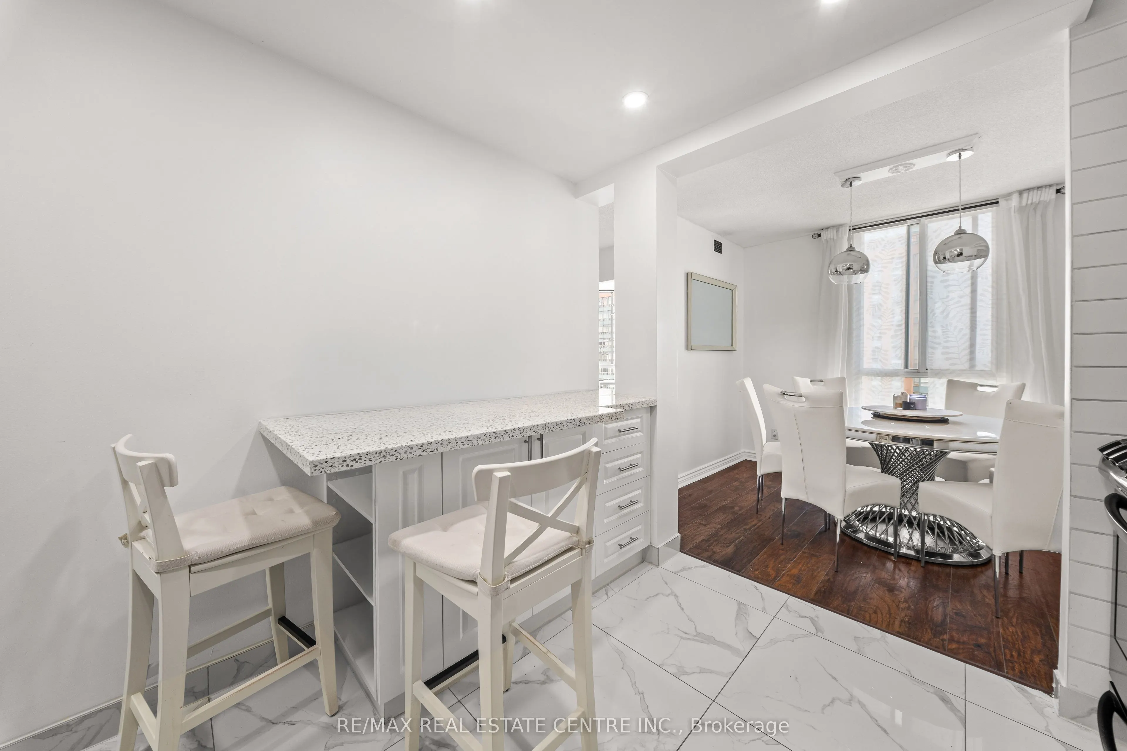 145 Hillcrest Avenue #1907
