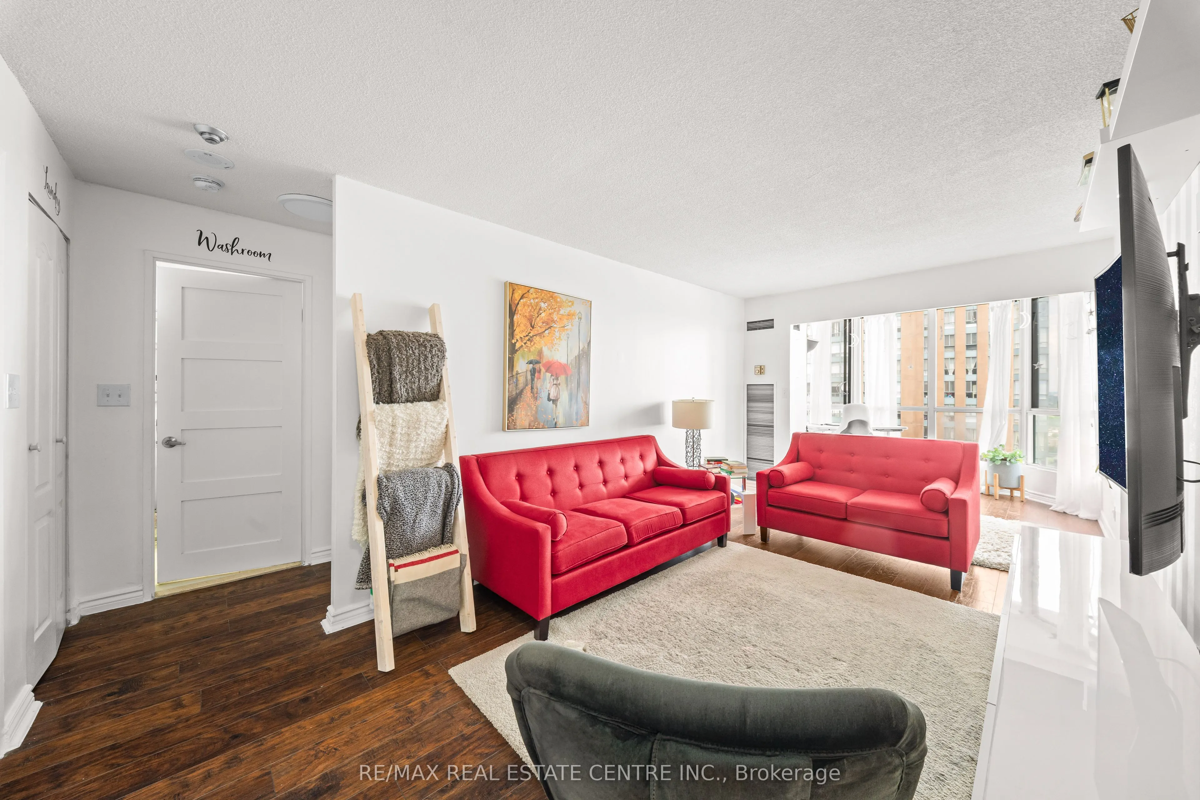 145 Hillcrest Avenue #1907