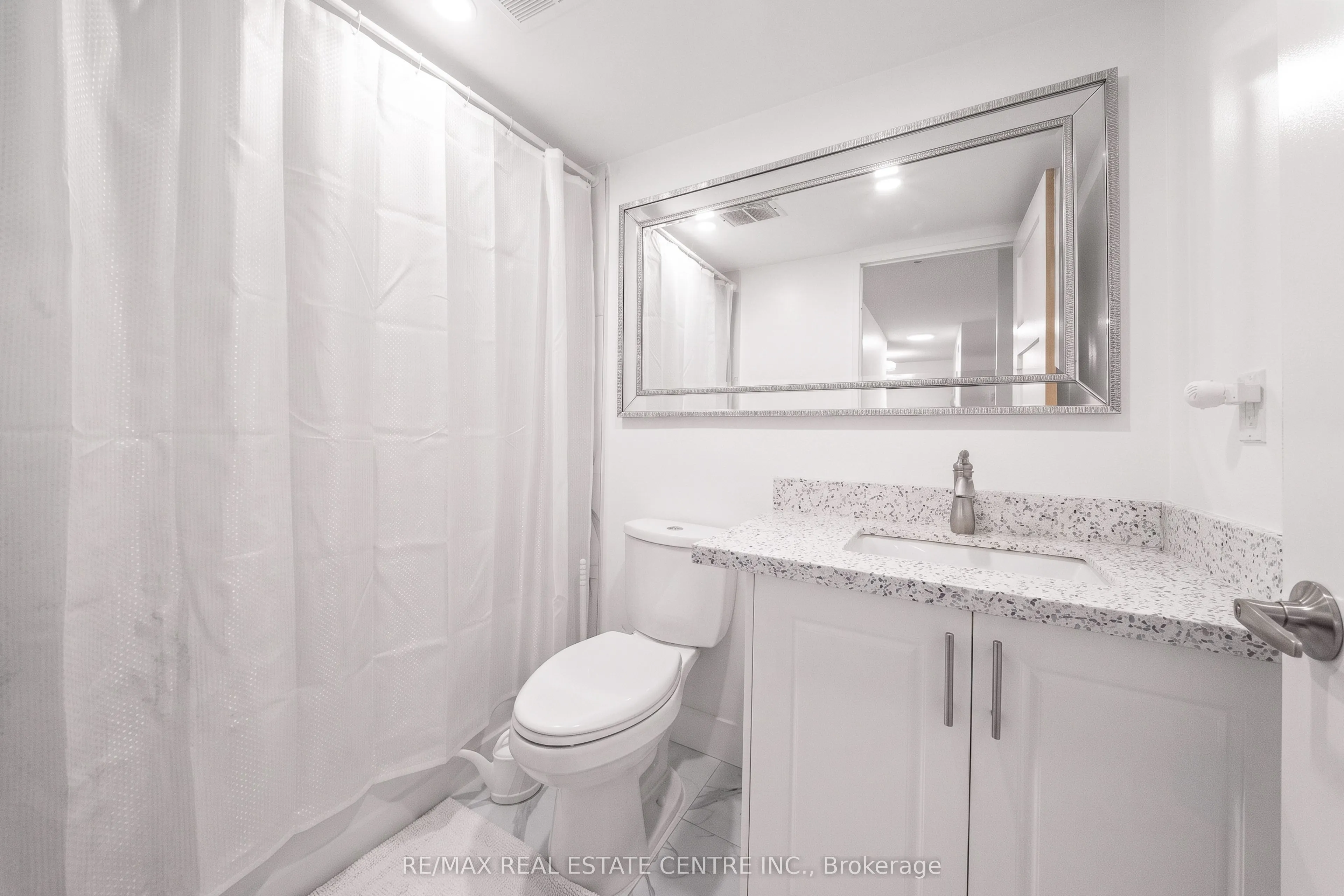 145 Hillcrest Avenue #1907