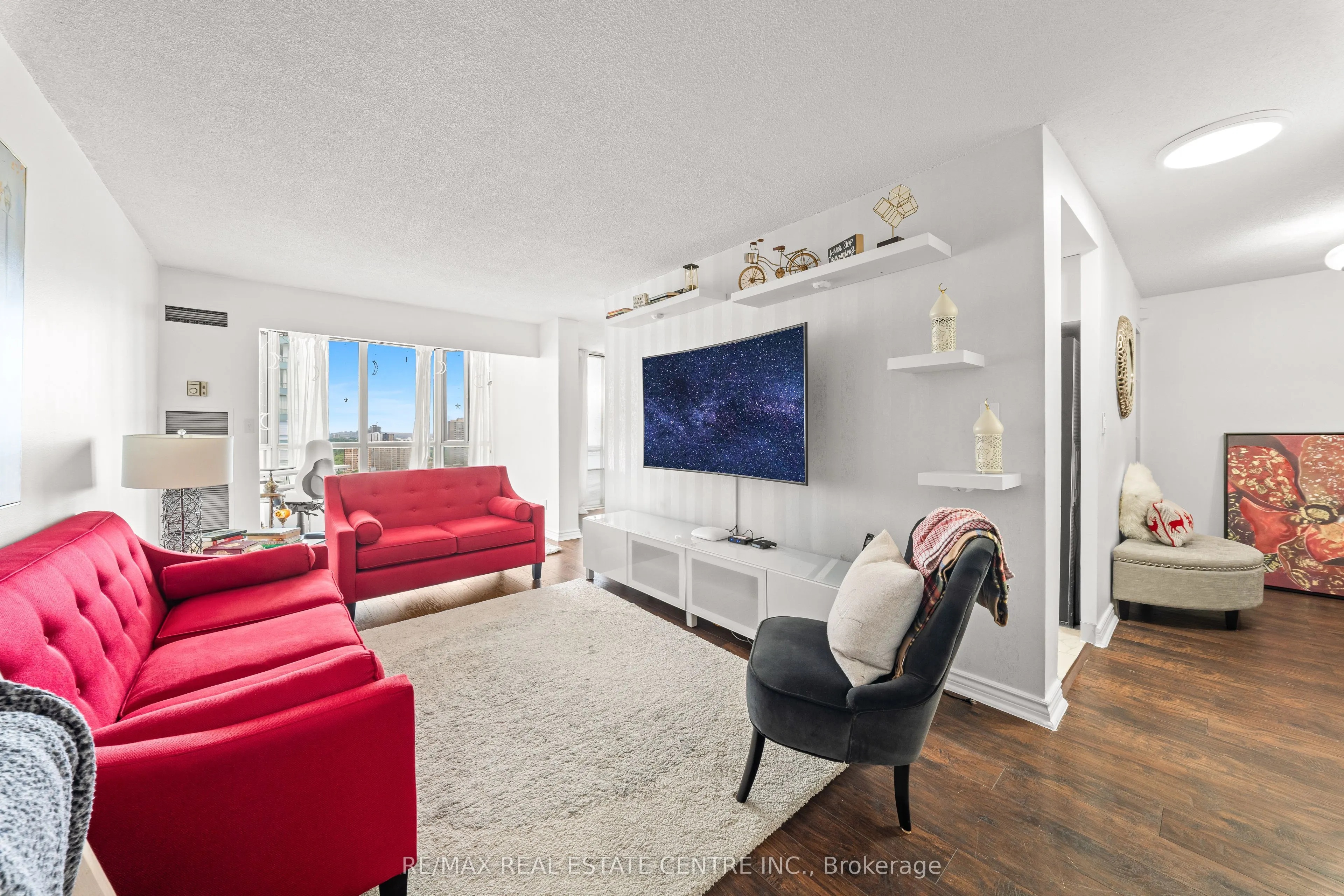 145 Hillcrest Avenue #1907
