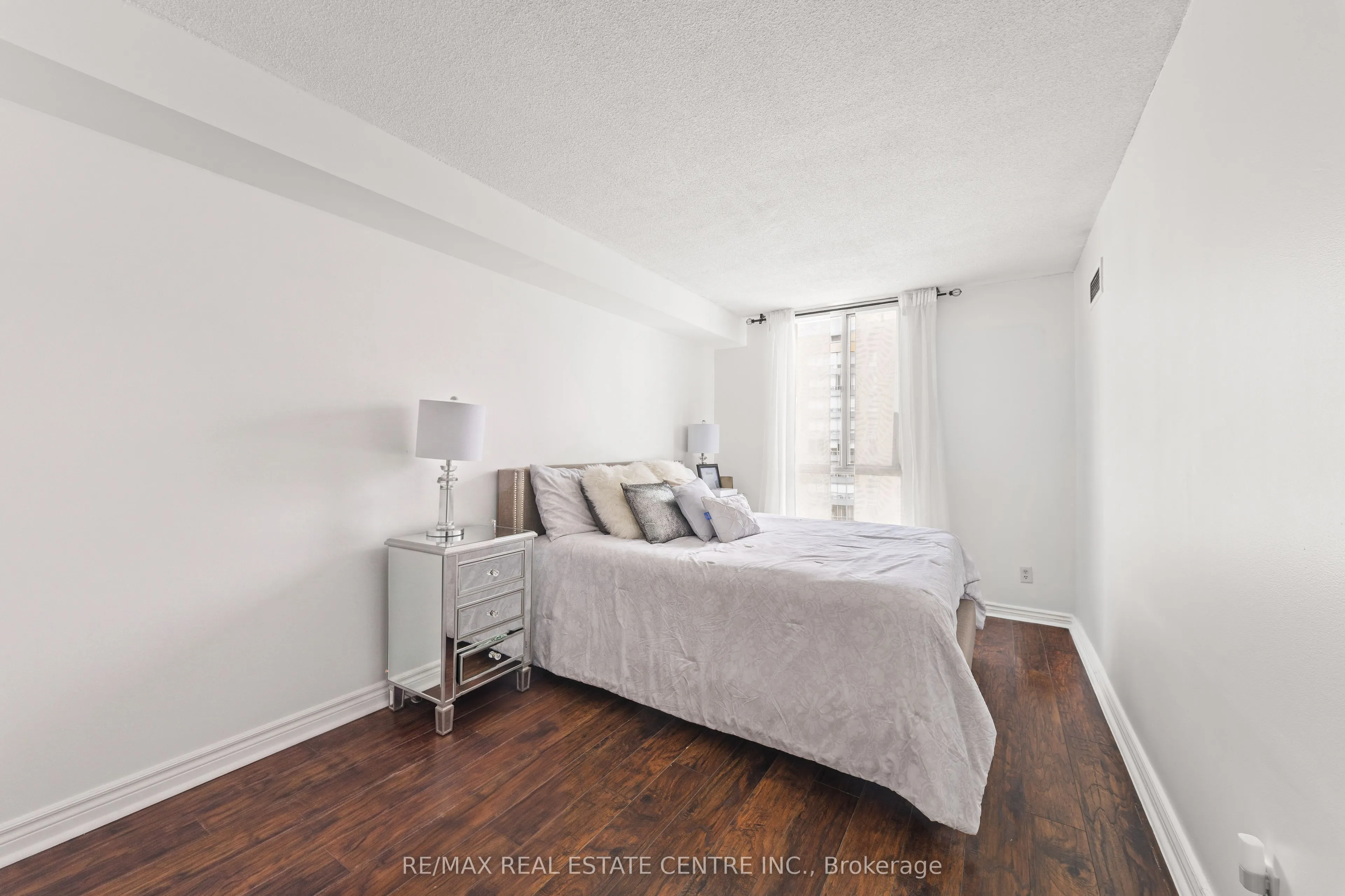 145 Hillcrest Avenue #1907