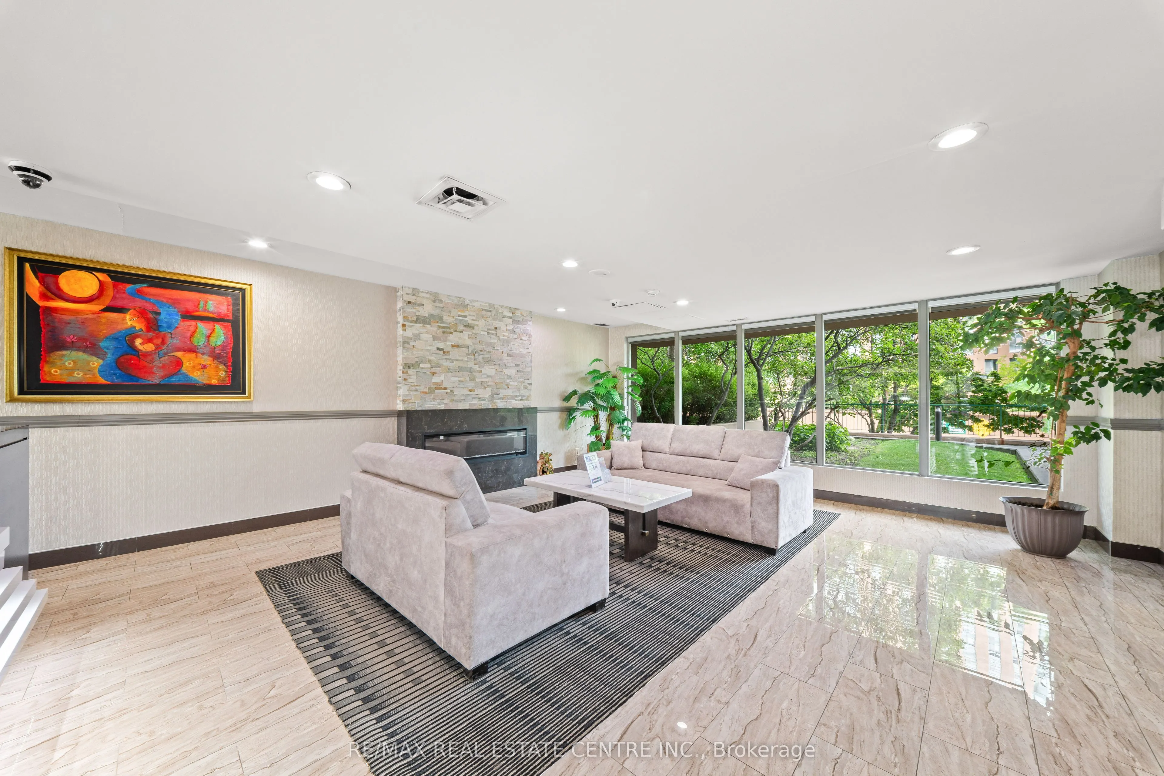 145 Hillcrest Avenue #1907