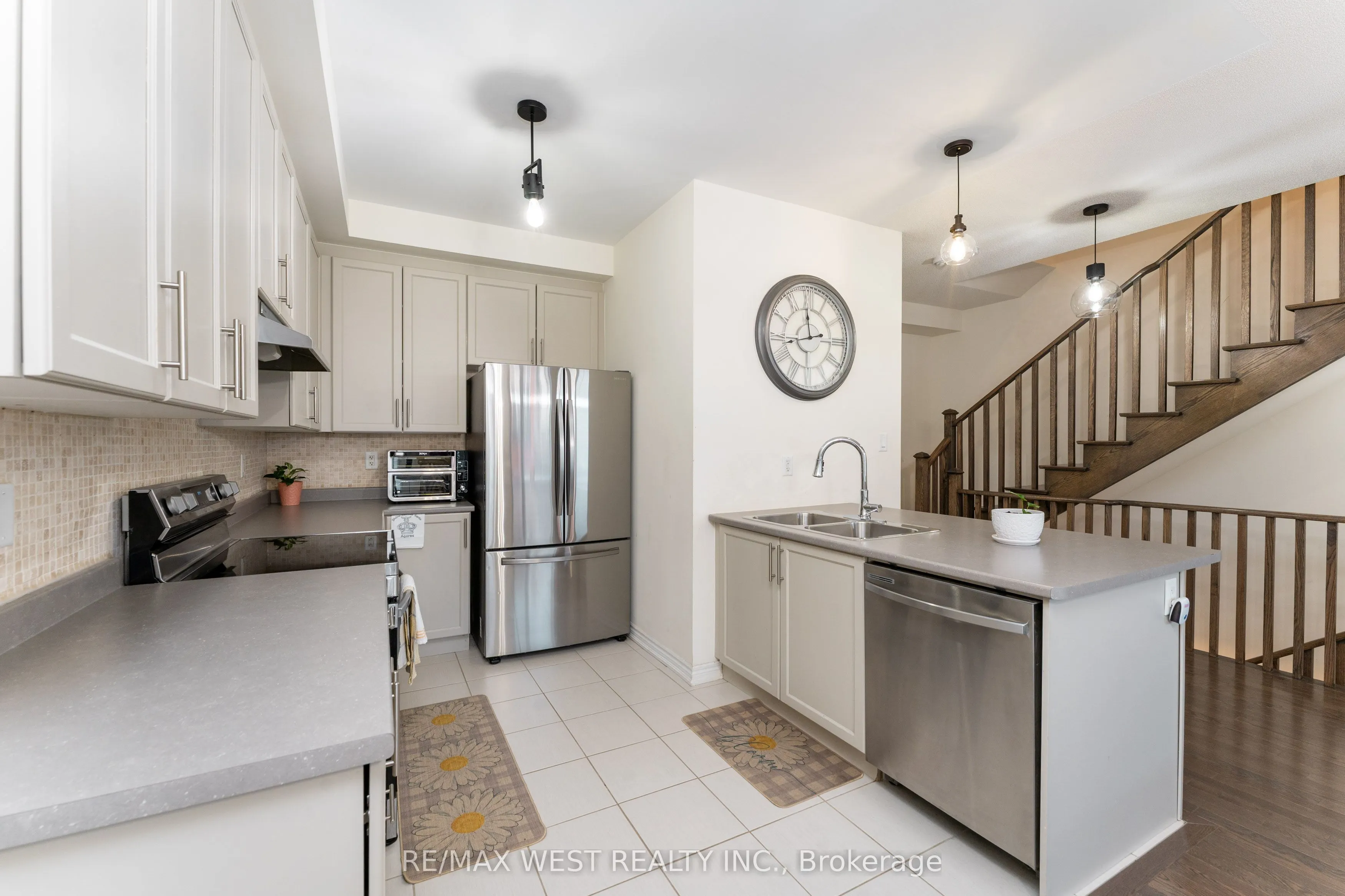 29 Arrowview Drive