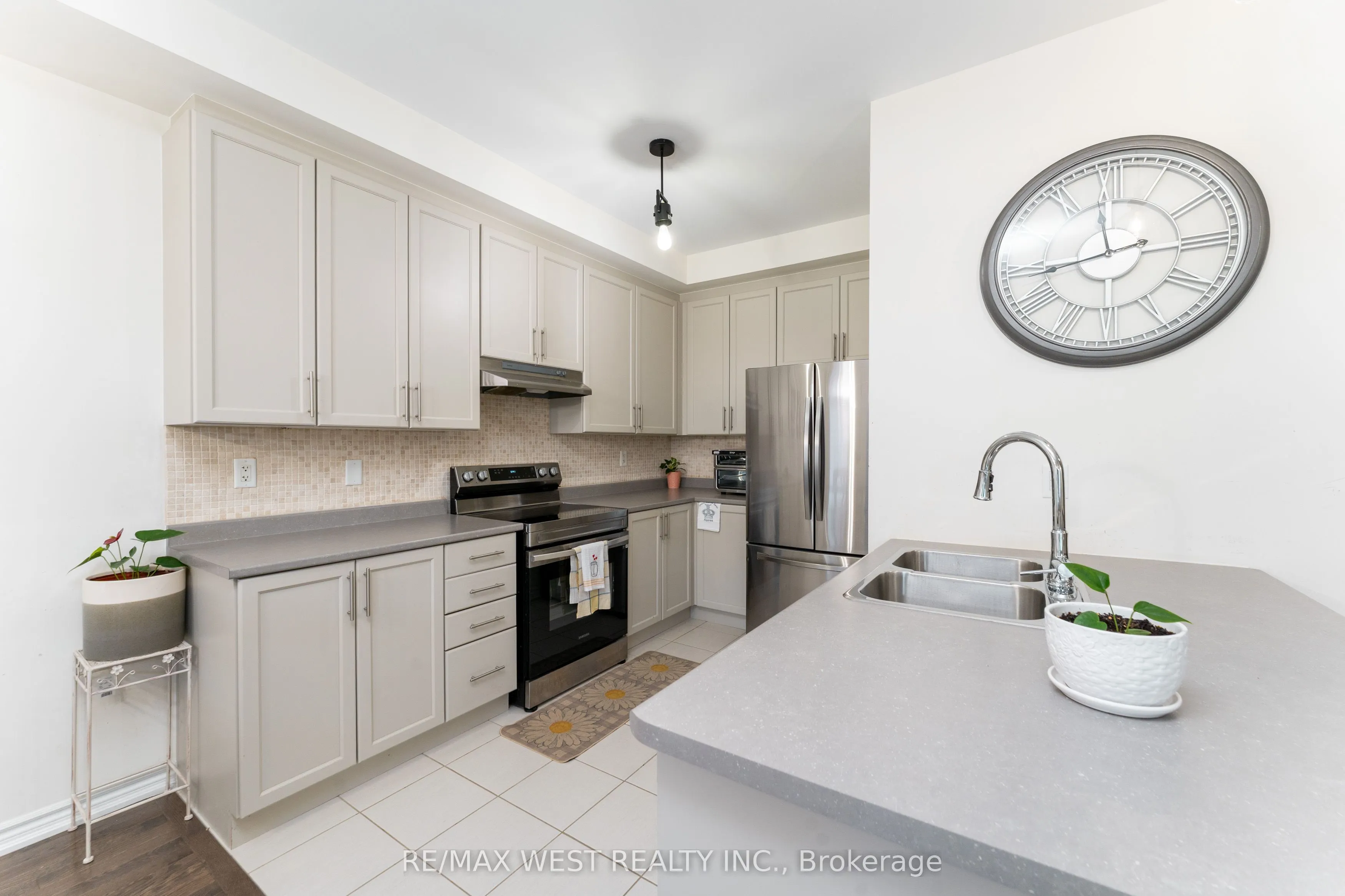 29 Arrowview Drive