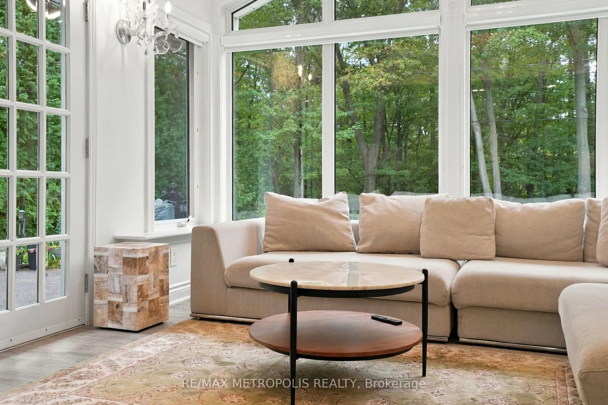 1228 Elgin Crescent