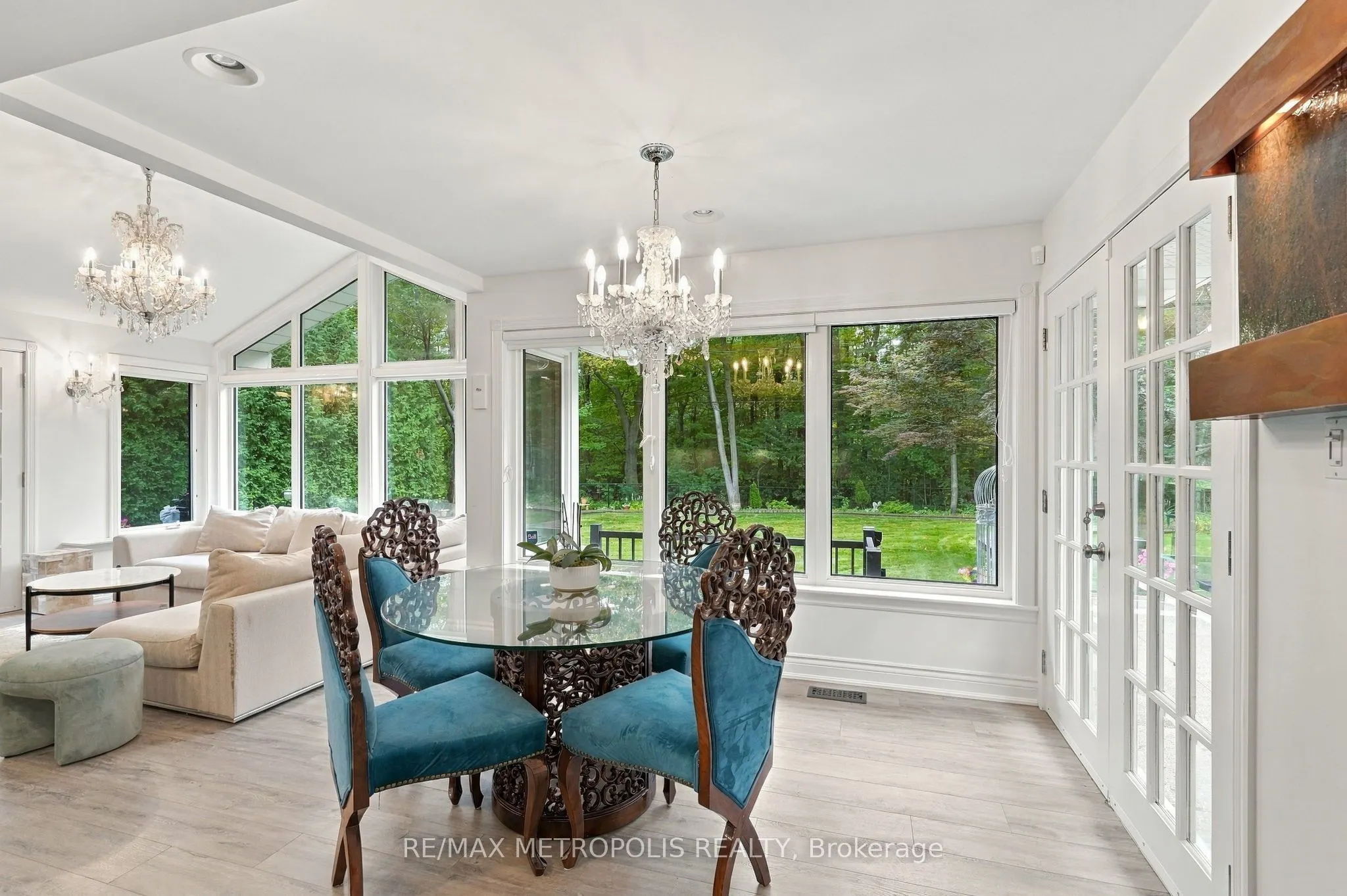 1228 Elgin Crescent