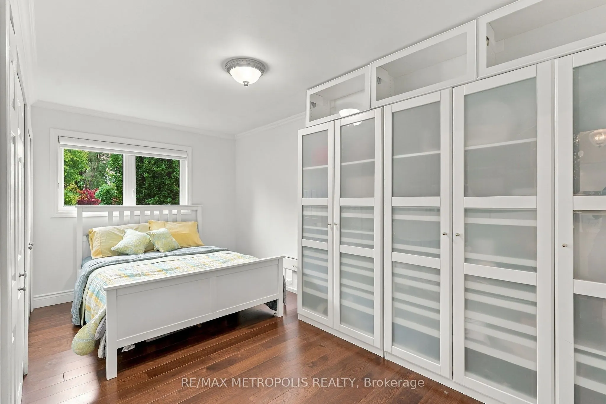 1228 Elgin Crescent