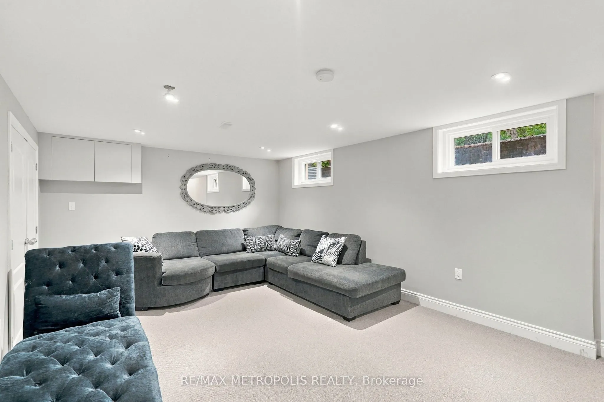 1228 Elgin Crescent